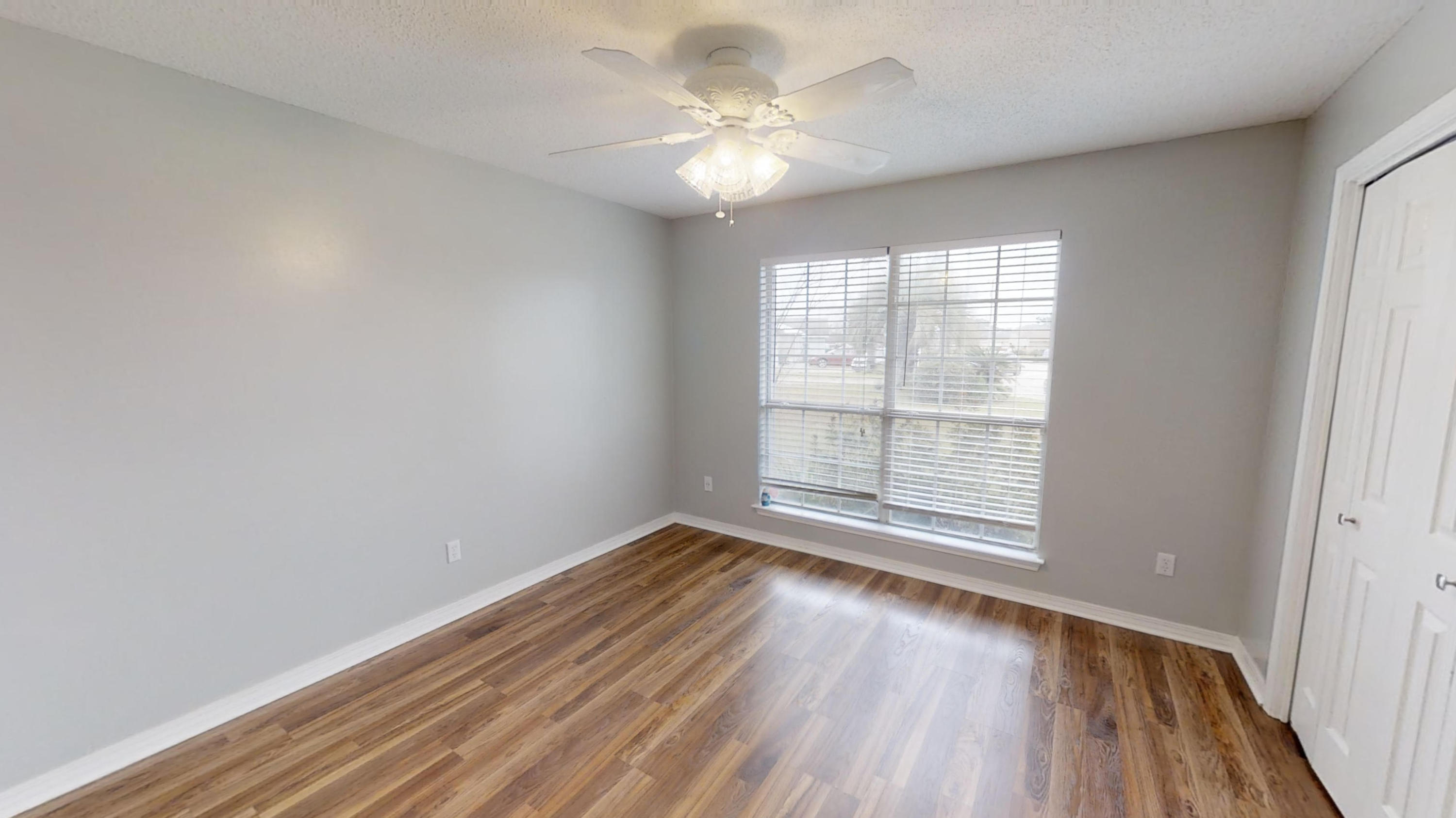 ROSS CROSSING - Residential