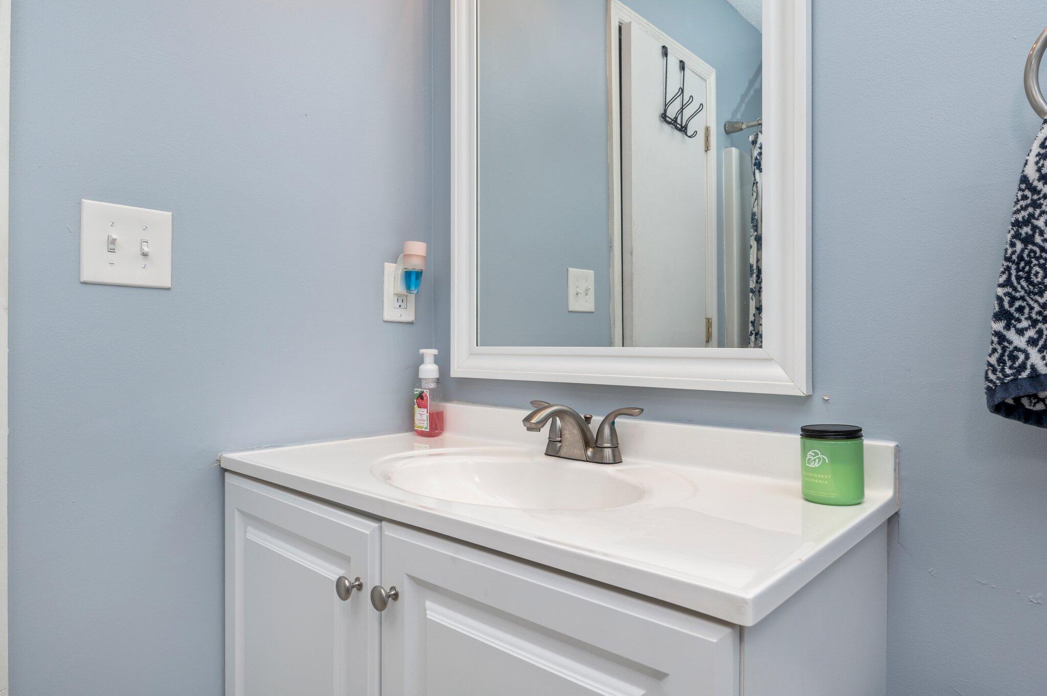 HOLLYROD PARK - Residential Lease