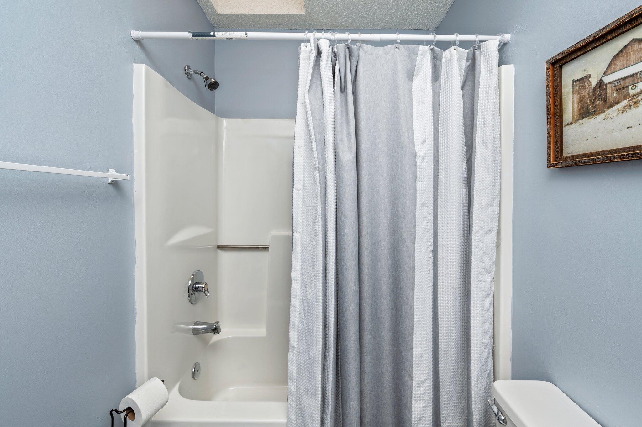 HOLLYROD PARK - Residential Lease