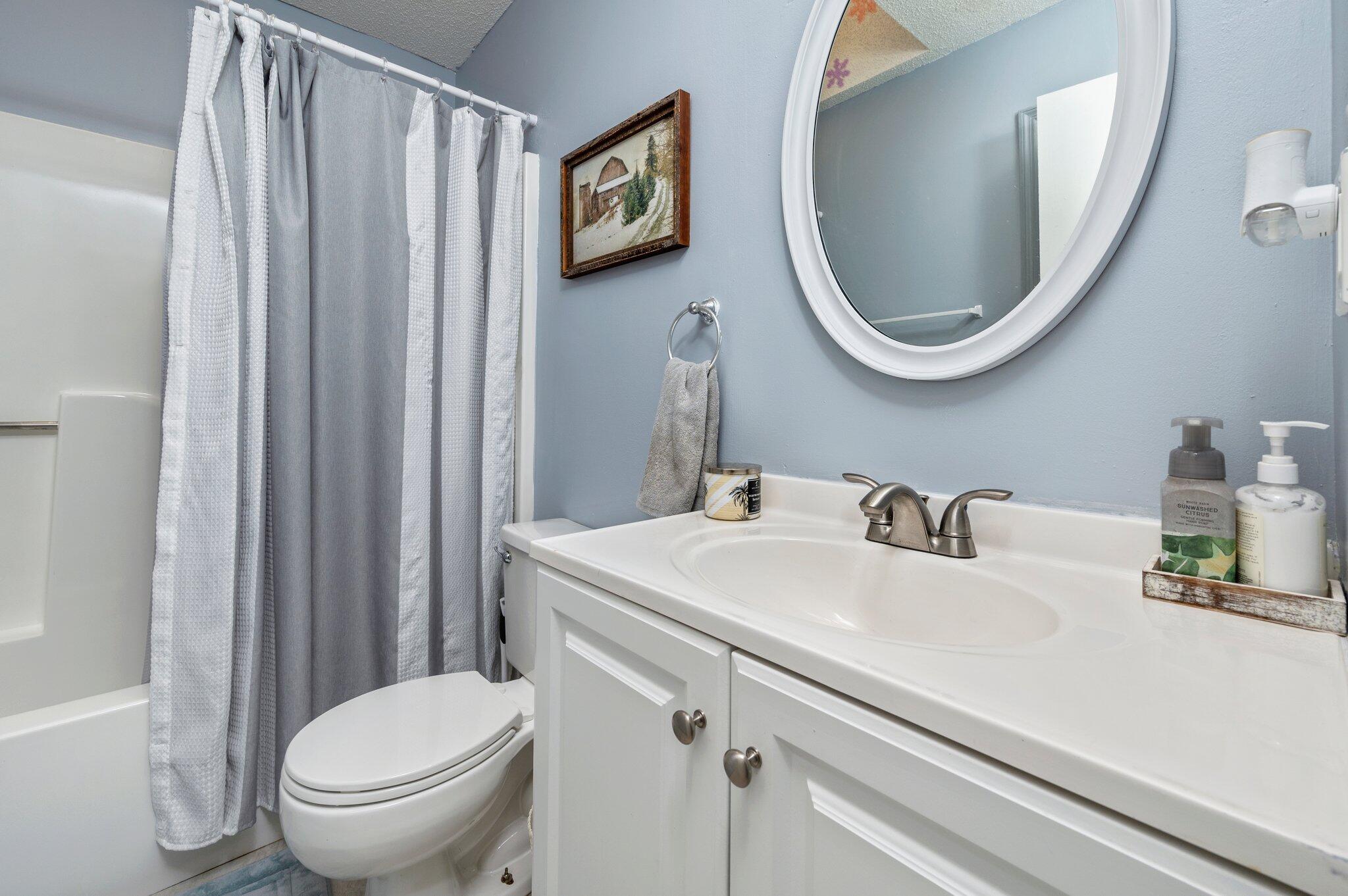 HOLLYROD PARK - Residential Lease