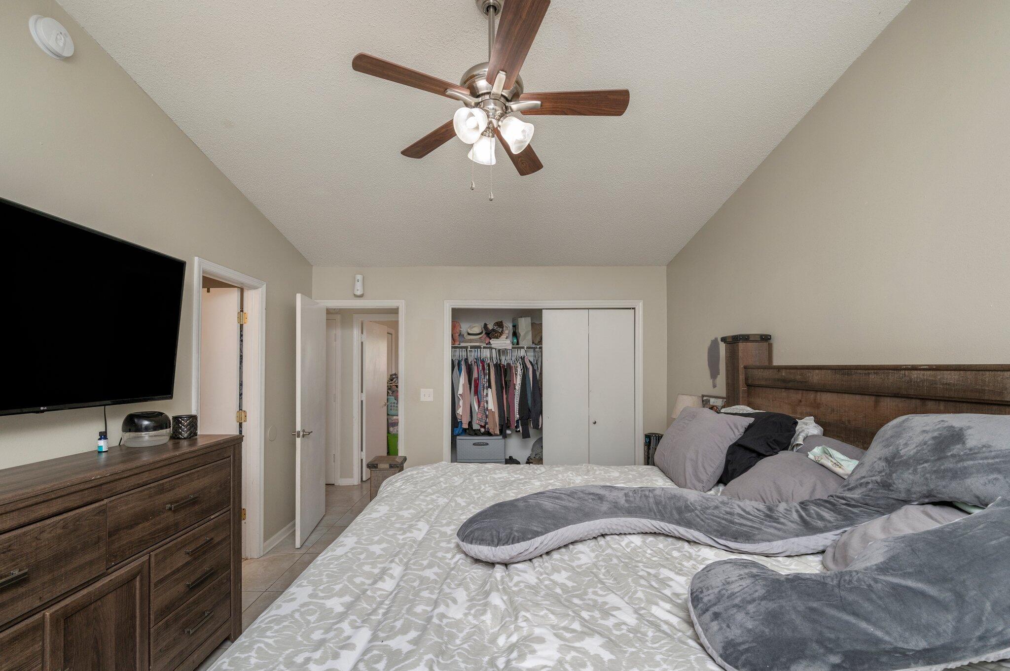 HOLLYROD PARK - Residential Lease