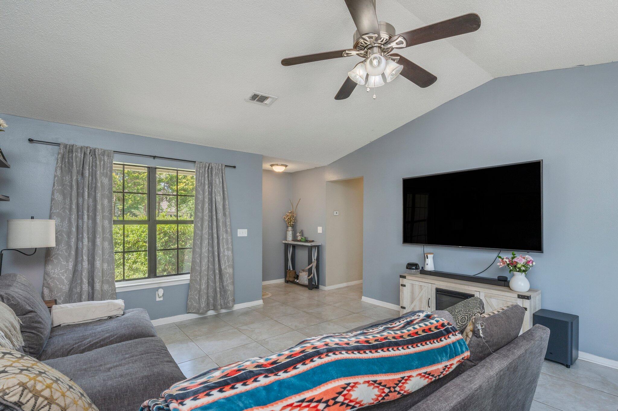 HOLLYROD PARK - Residential Lease