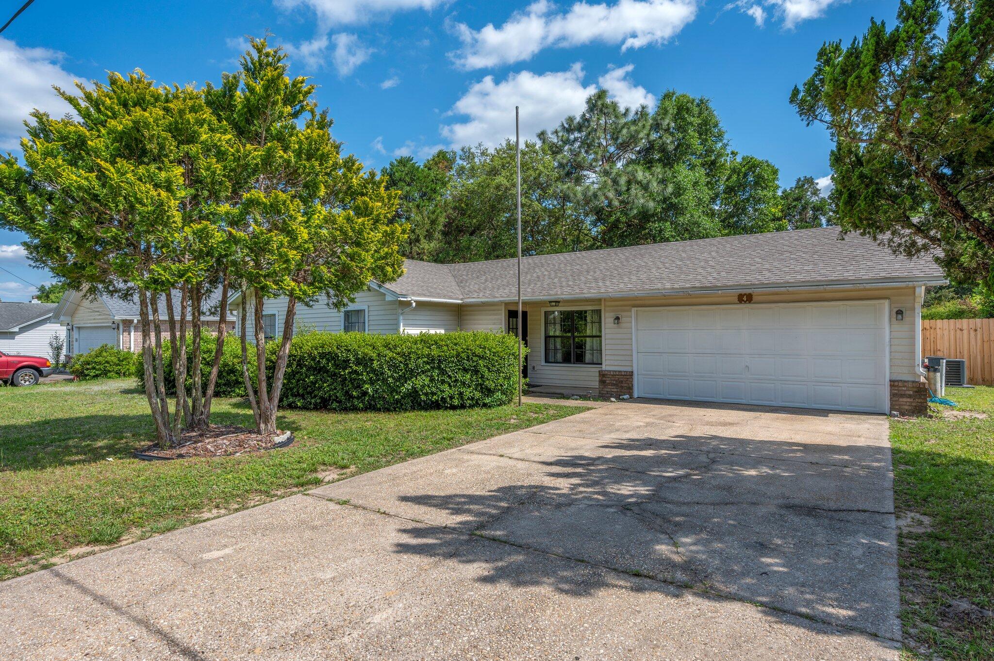 HOLLYROD PARK - Residential Lease