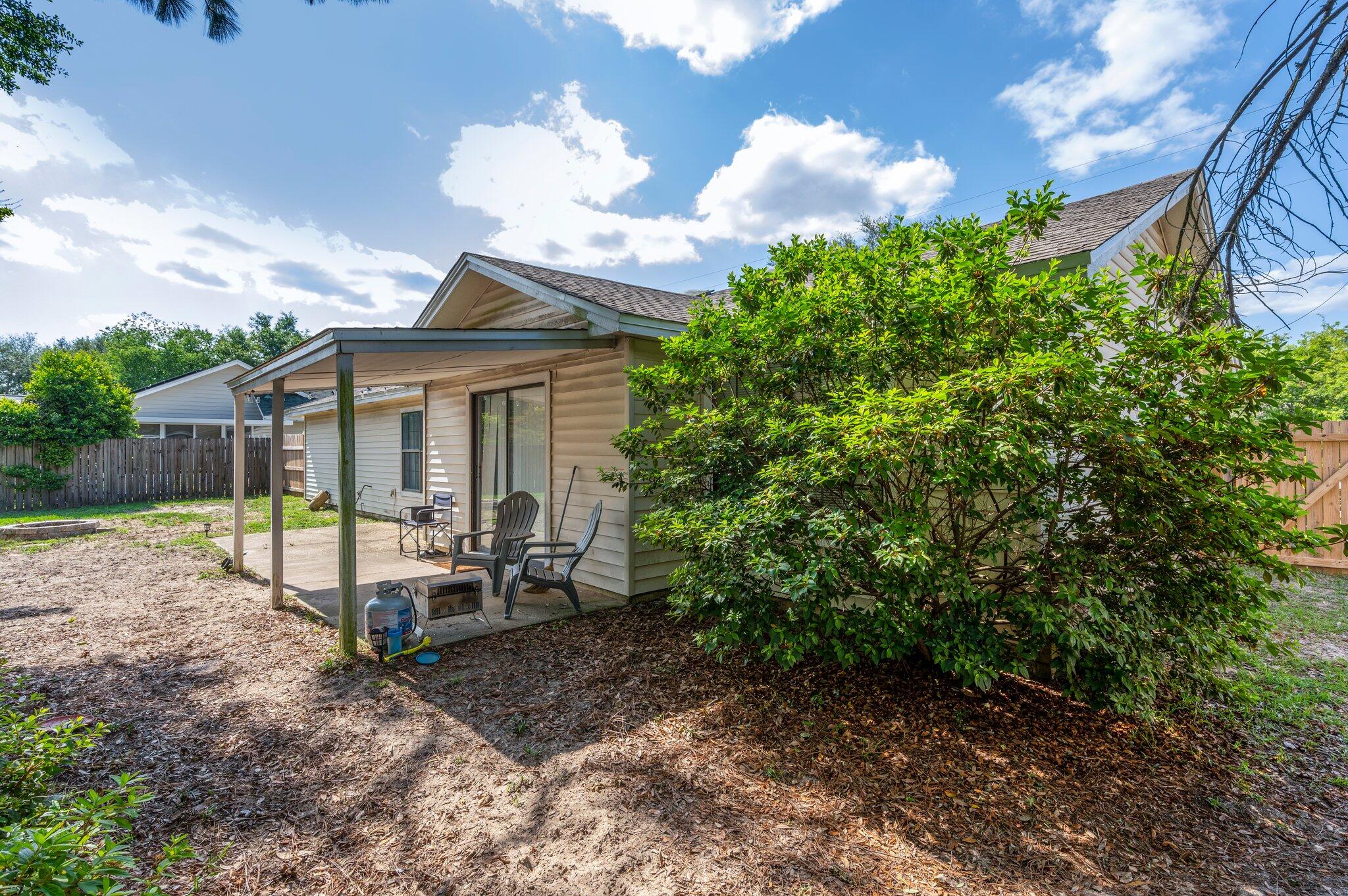 HOLLYROD PARK - Residential Lease