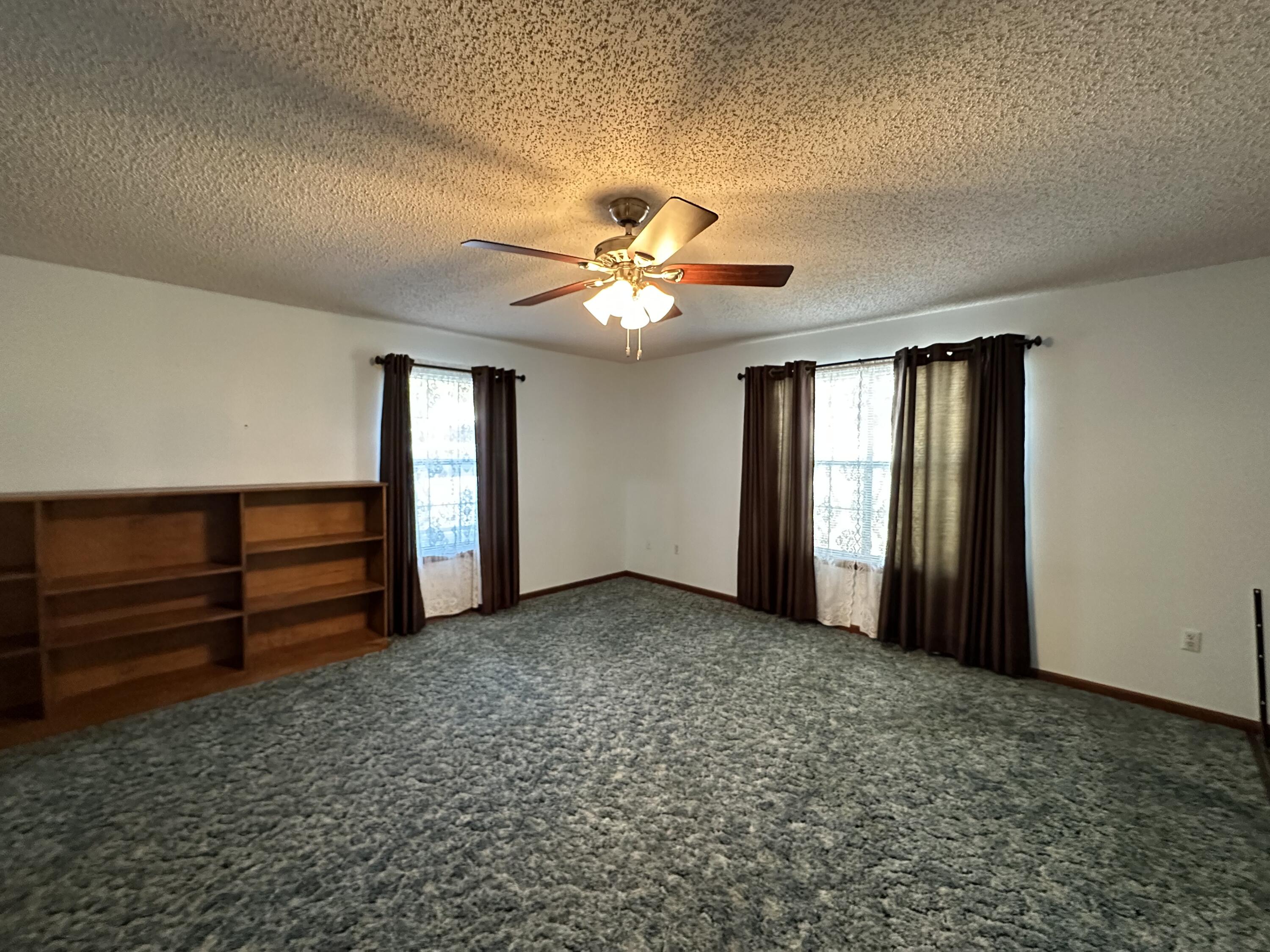 CINCO ADDN TO CRESTVIEW - Residential