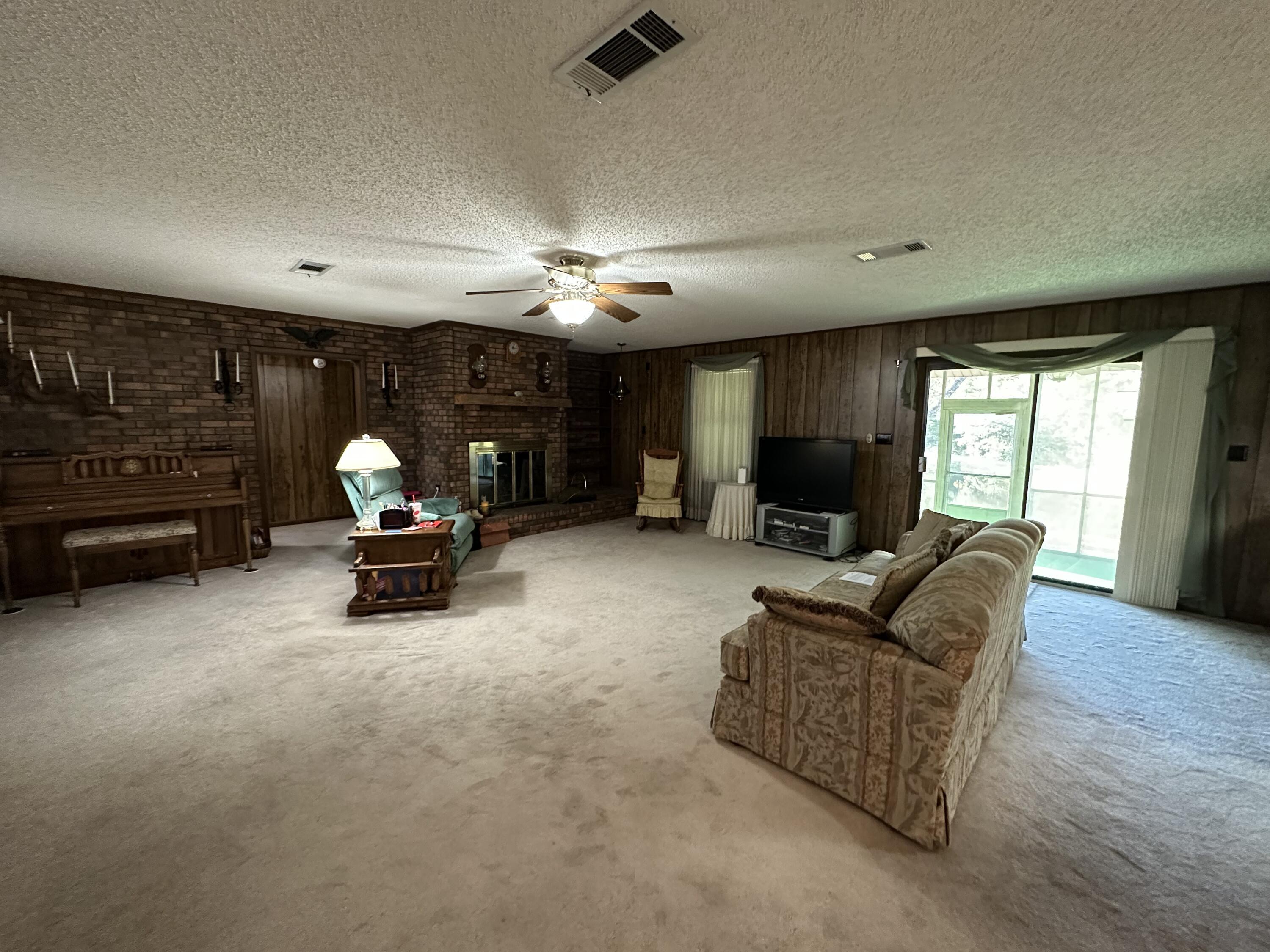 CINCO ADDN TO CRESTVIEW - Residential