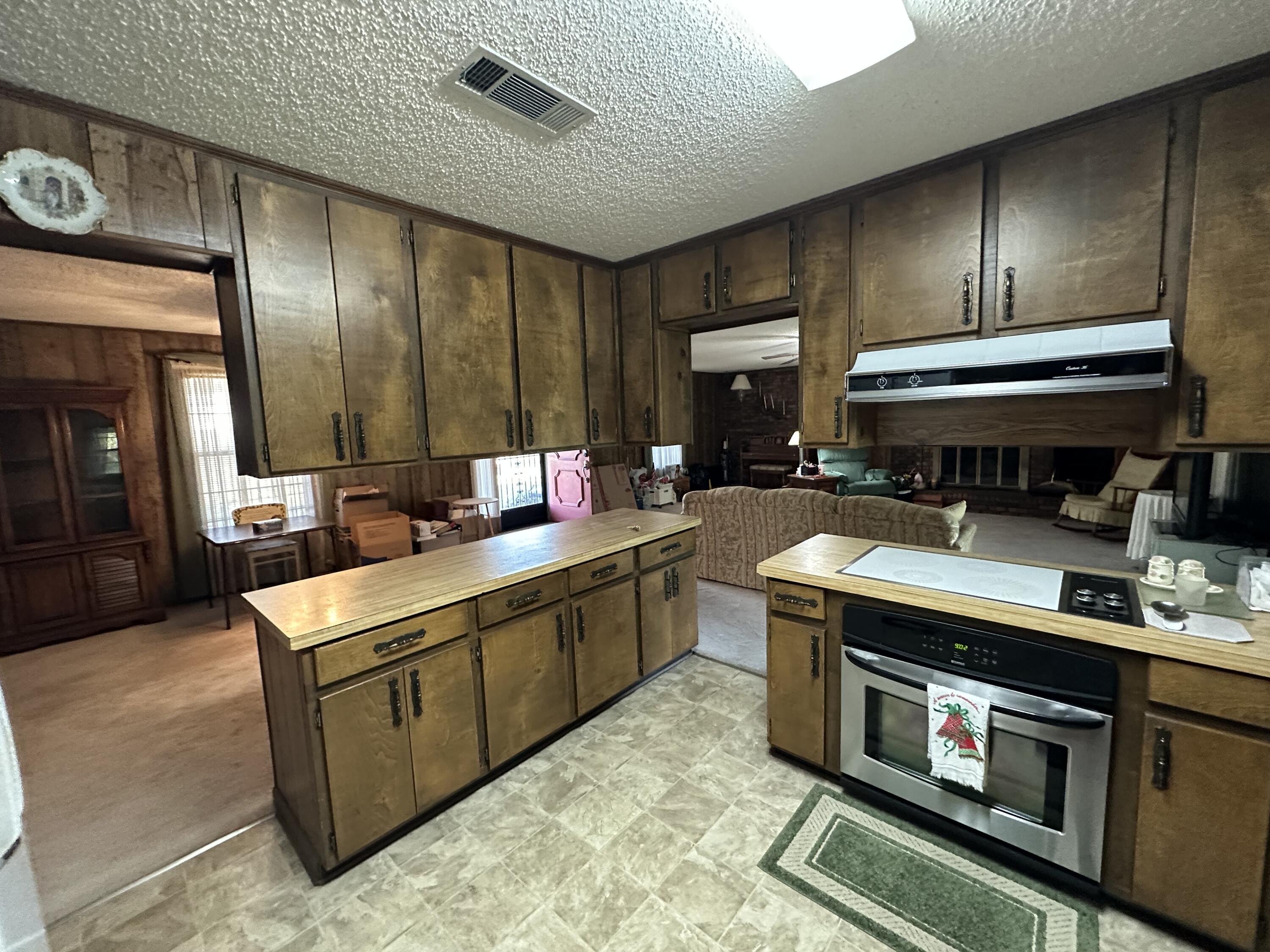 CINCO ADDN TO CRESTVIEW - Residential