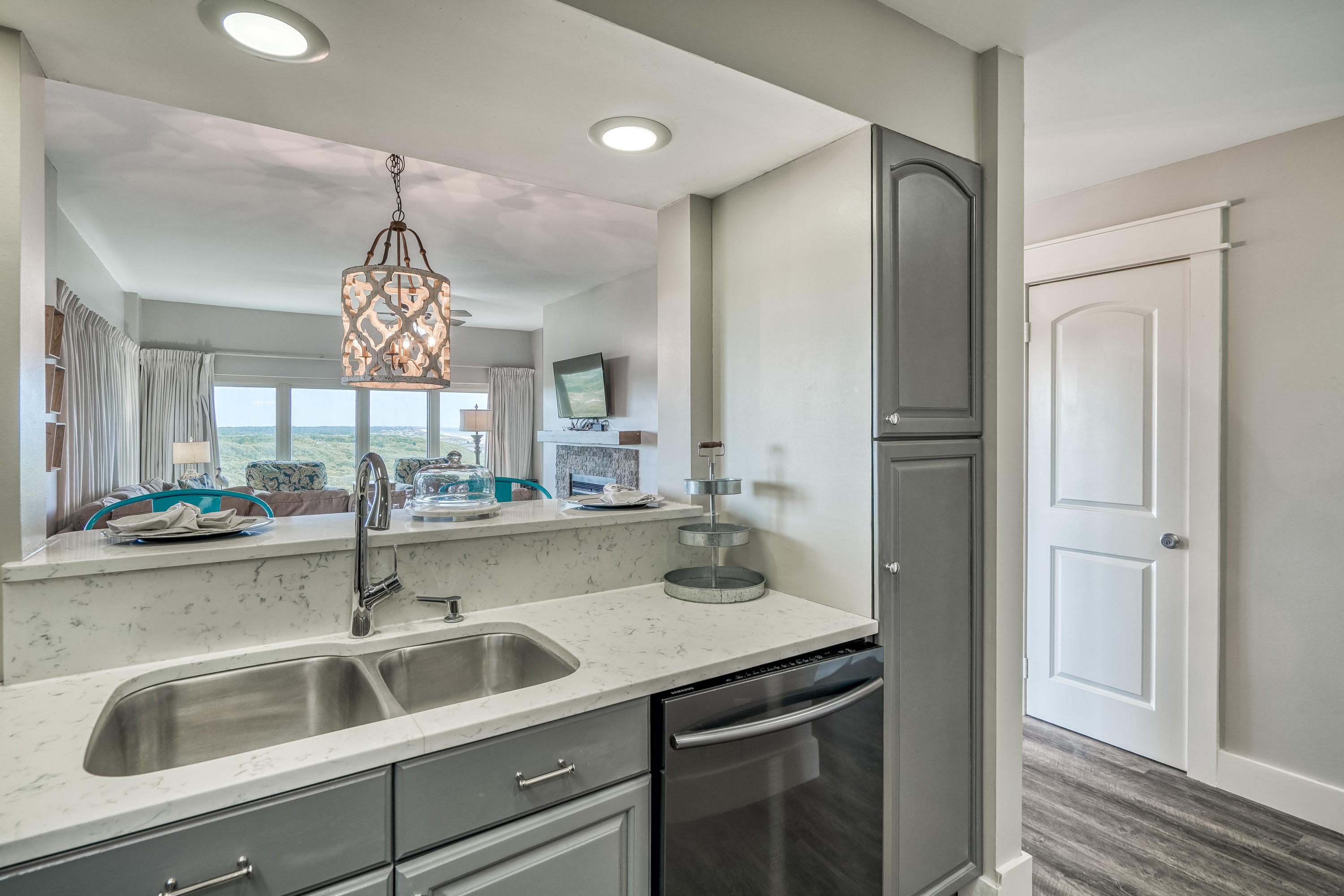 TOPS'L BEACH MANOR - Residential