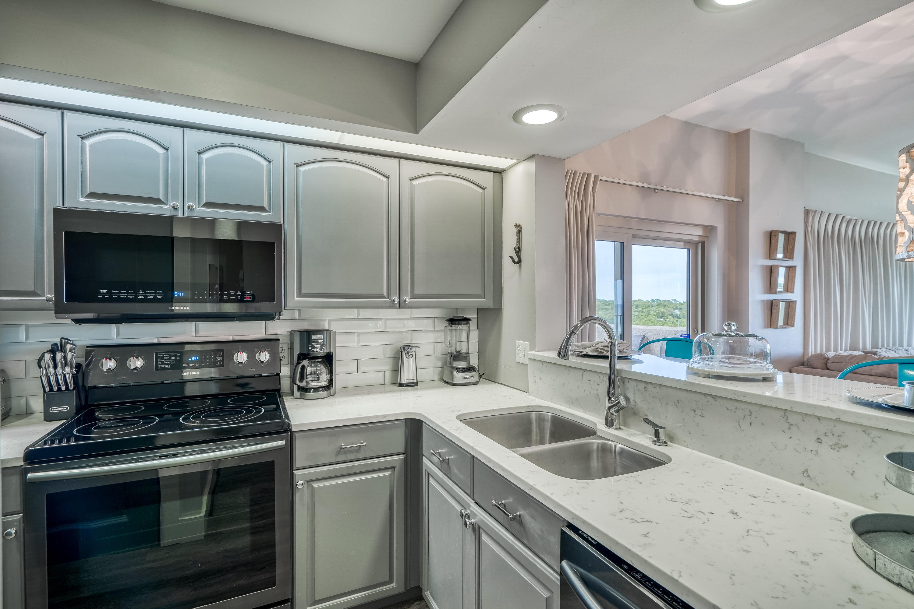 TOPS'L BEACH MANOR - Residential