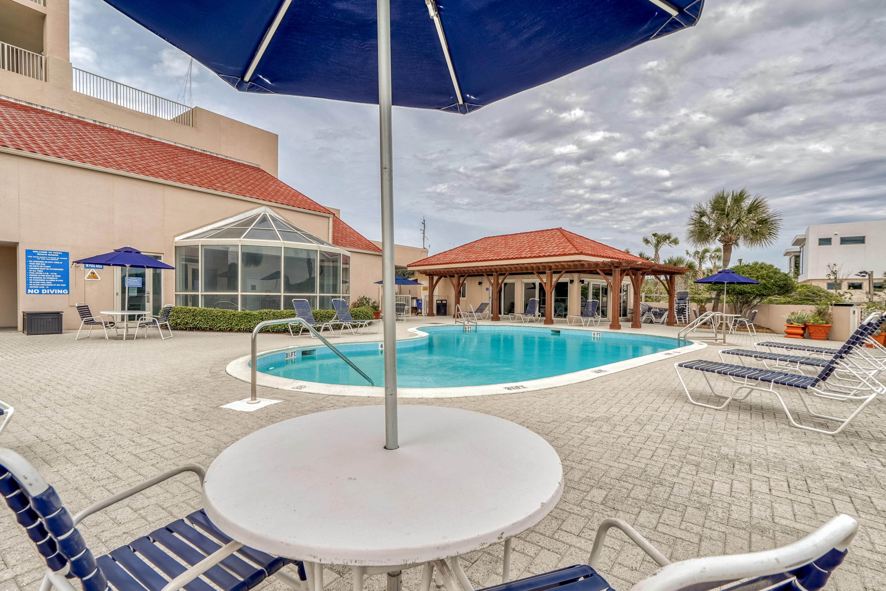 TOPS'L BEACH MANOR - Residential