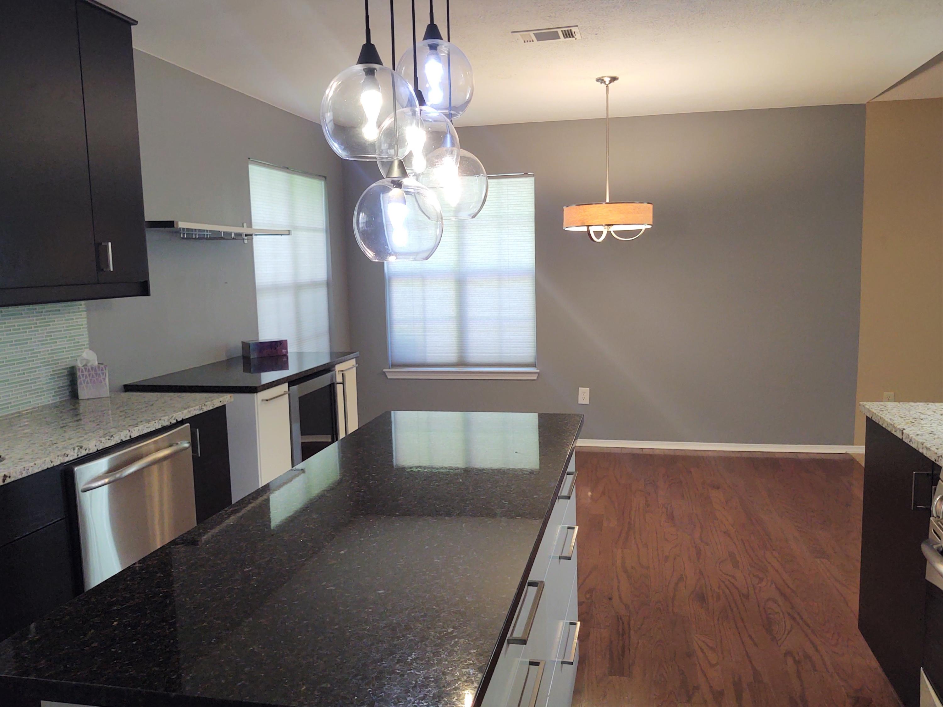 PARKWOOD SQUARE PH 1 - Residential