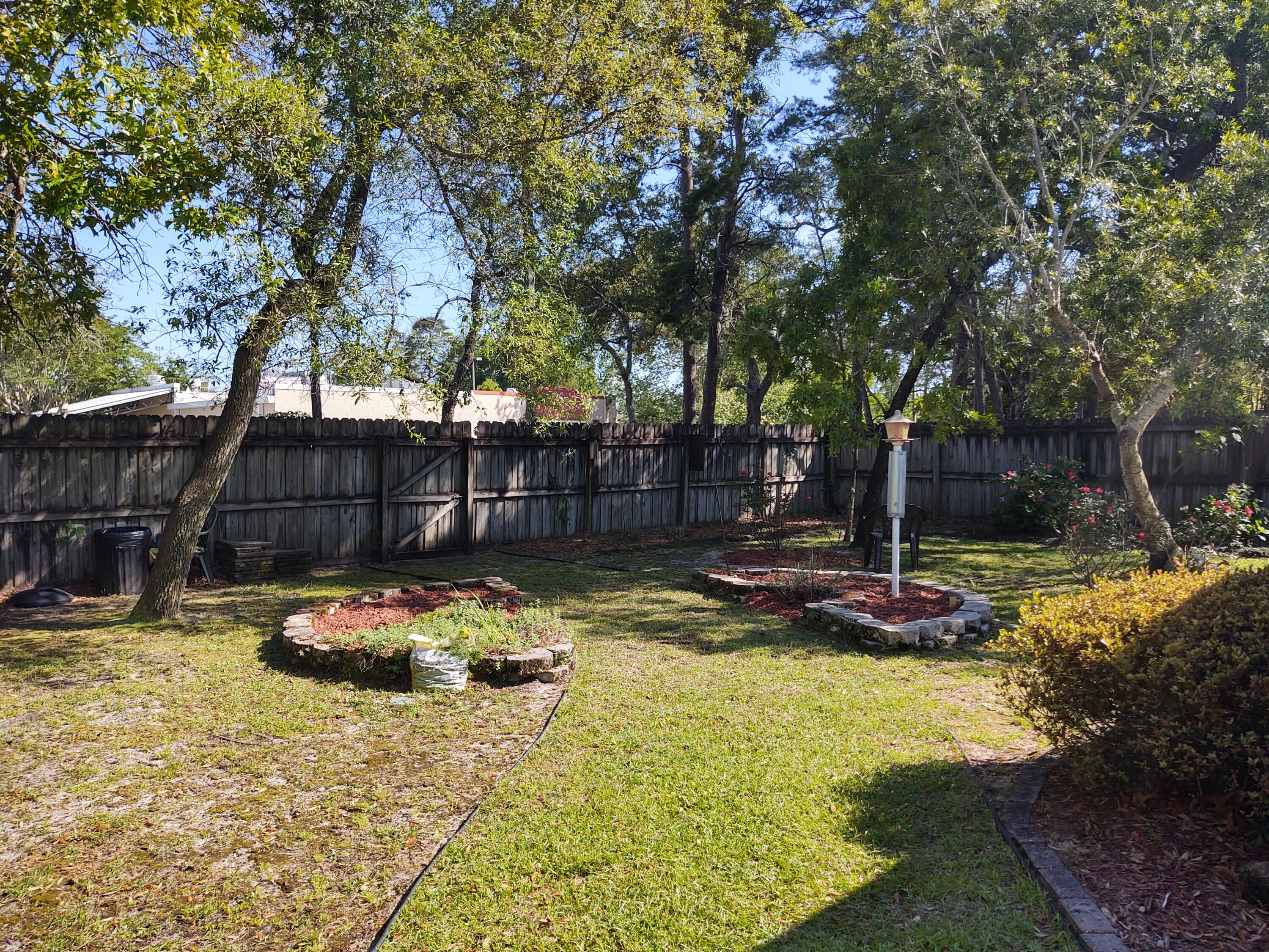 PARKWOOD SQUARE PH 1 - Residential