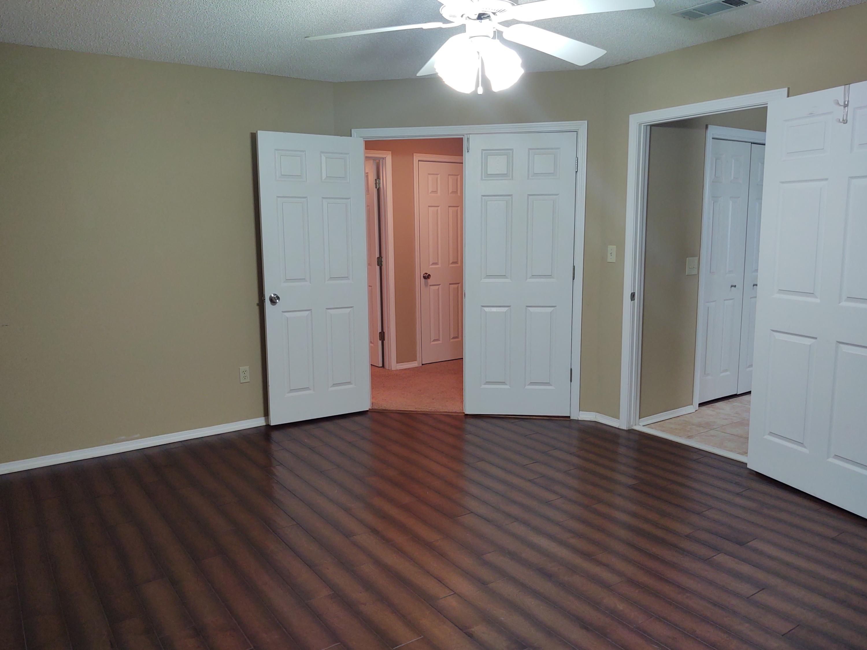 PARKWOOD SQUARE PH 1 - Residential