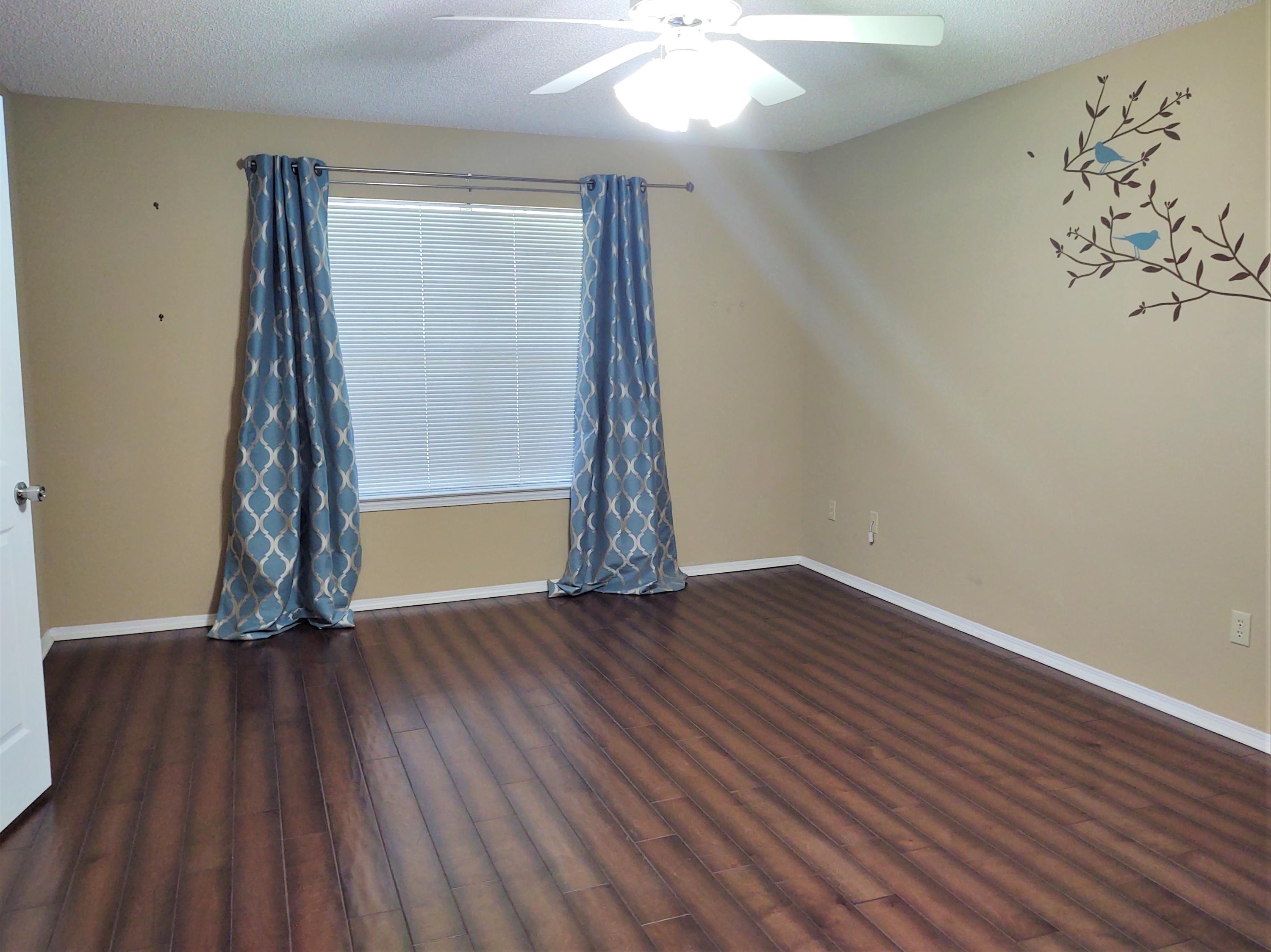 PARKWOOD SQUARE PH 1 - Residential