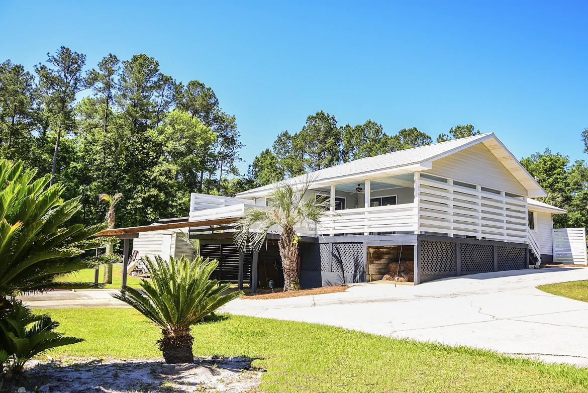 THE S 5FT LOT 9 & LOT 10 BLK DBELIEVE - Residential