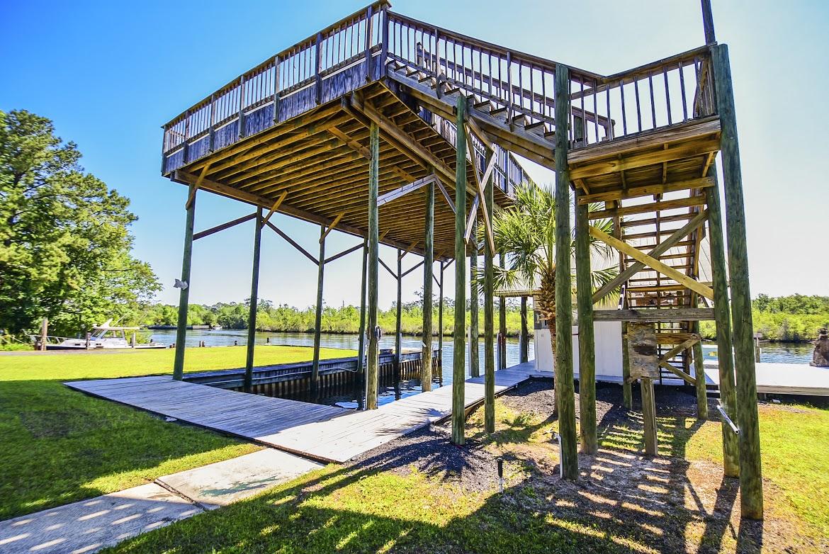 THE S 5FT LOT 9 & LOT 10 BLK DBELIEVE - Residential