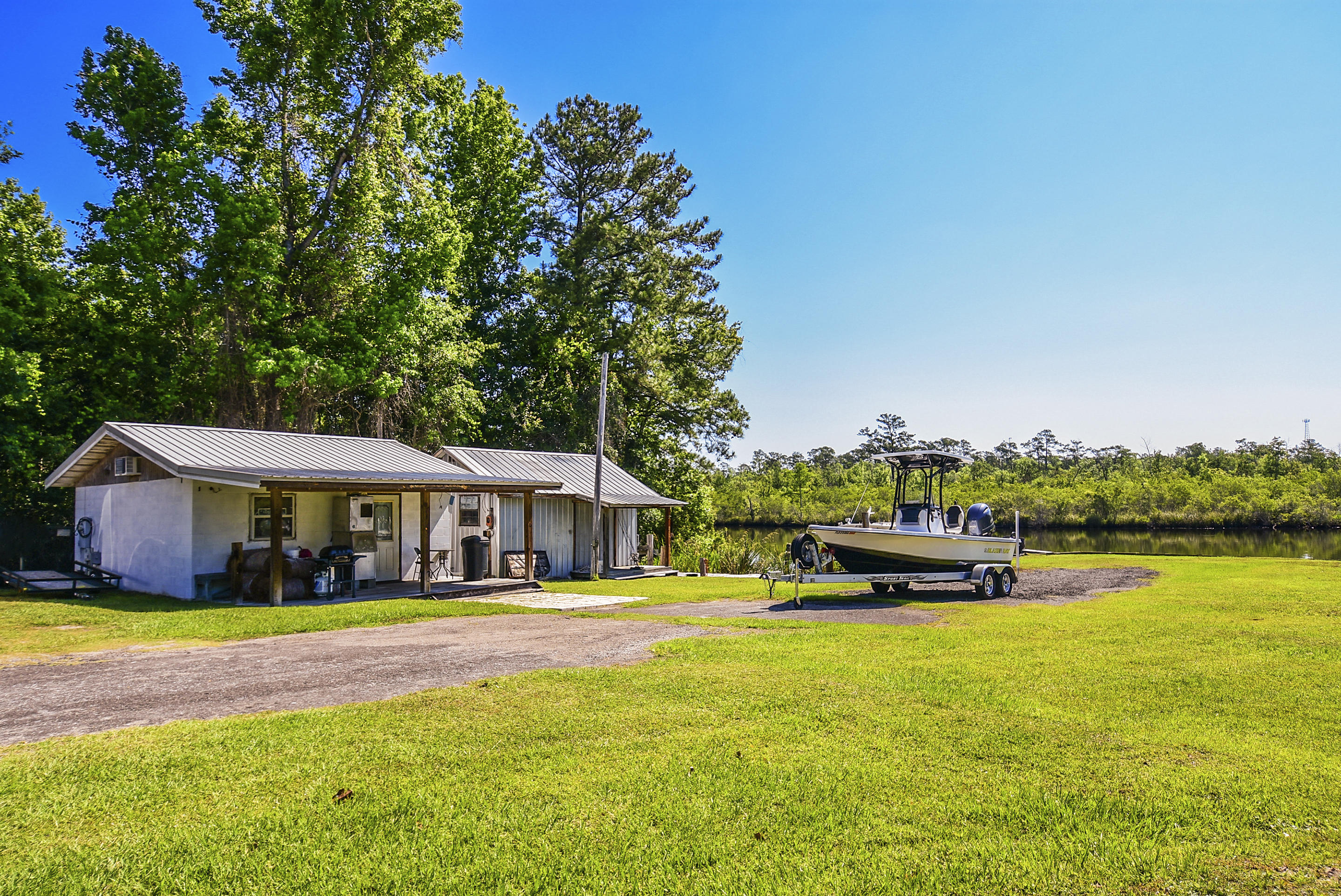 THE S 5FT LOT 9 & LOT 10 BLK DBELIEVE - Residential