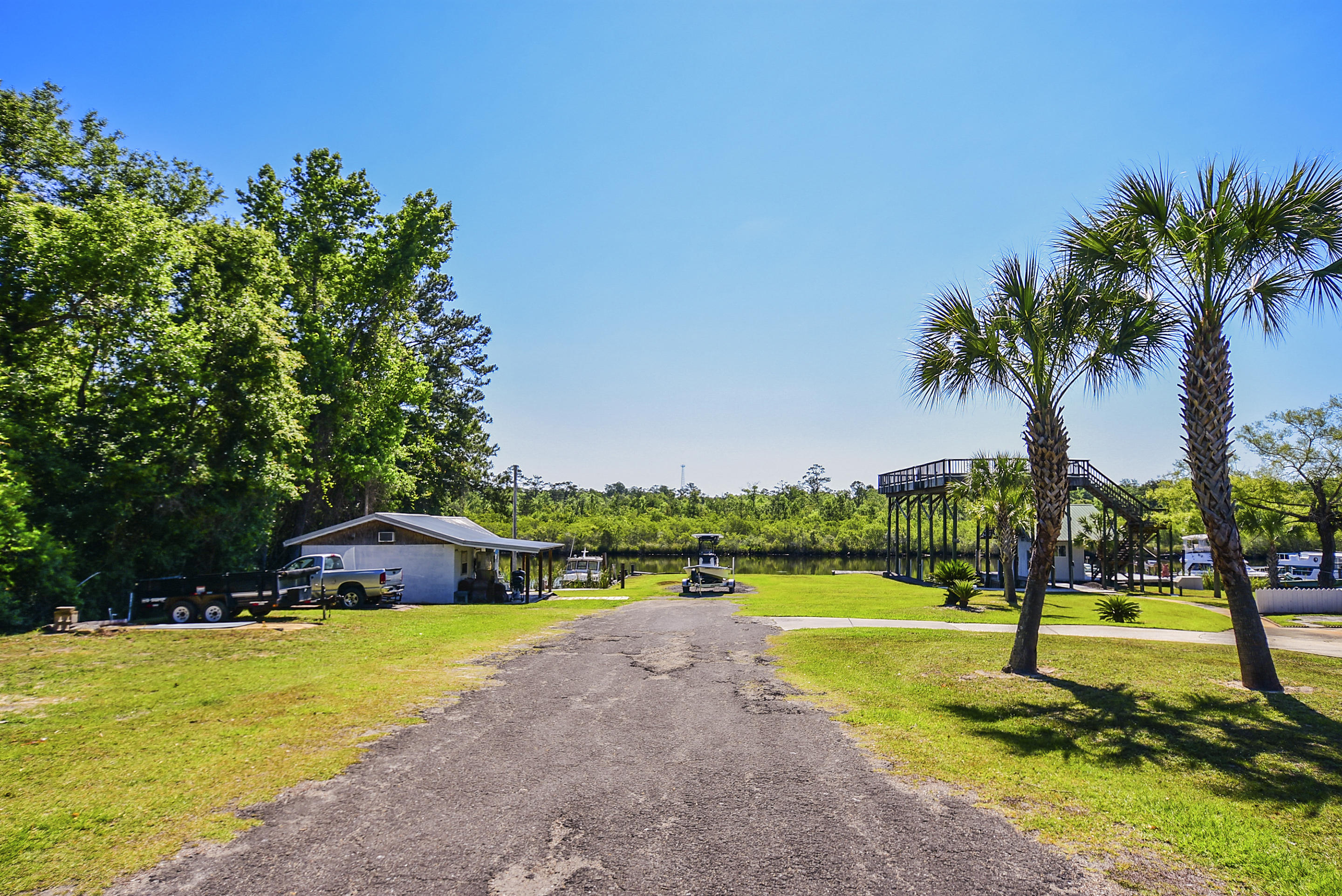 THE S 5FT LOT 9 & LOT 10 BLK DBELIEVE - Residential