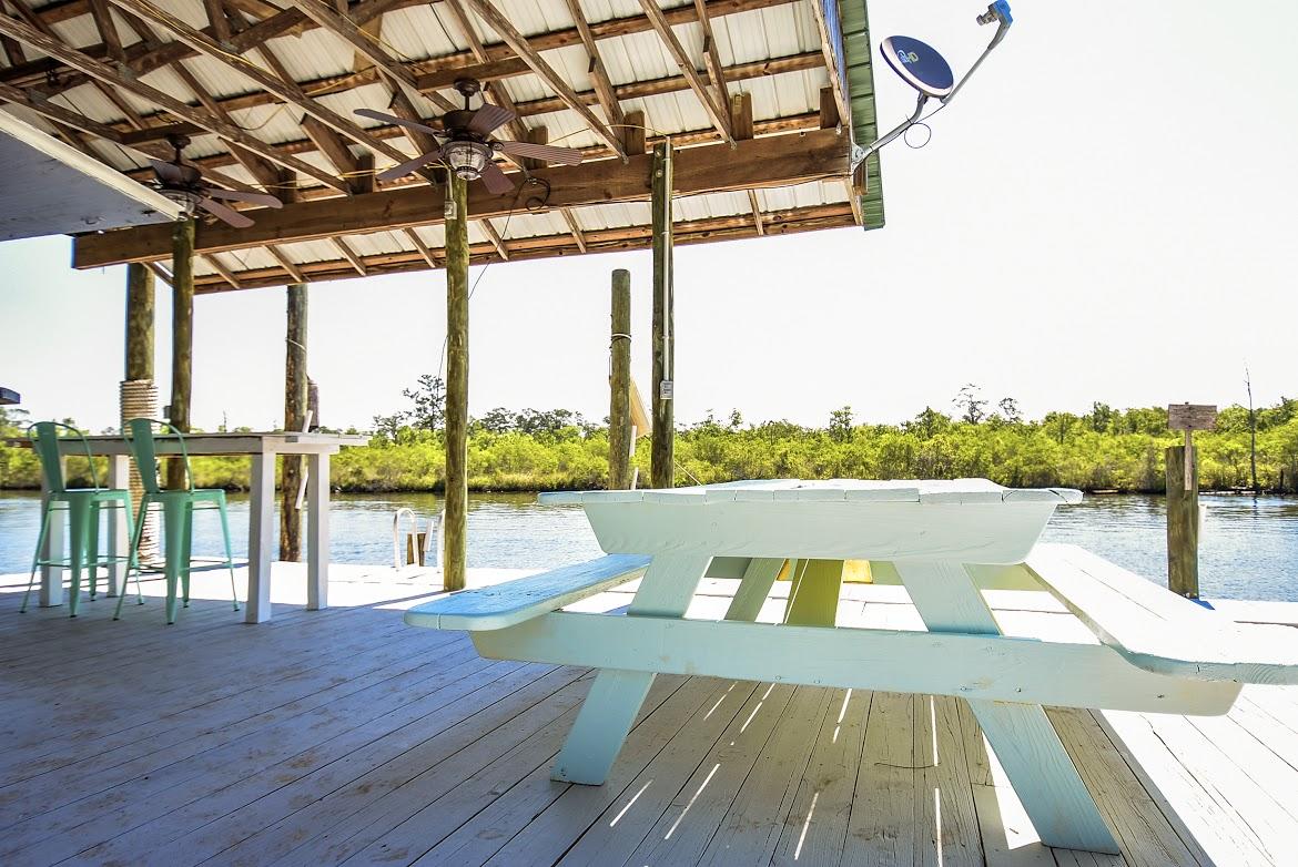 THE S 5FT LOT 9 & LOT 10 BLK DBELIEVE - Residential