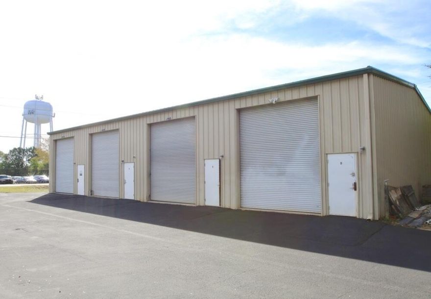 Available for lease- 1000 to 3000sf of office/ warehouse in Fort Walton Beach in close proximity to the Commerce & Technology park. The 2,000sf unit has a 10x20 office with a 14ft overhead door. The 1,000sf unit has a 20x 8 tool room and a 14ft overhead door. Both units are available April 0f 2022.Conveniently  Located, Low CAM Fees $1.58, Flexible Layout Available