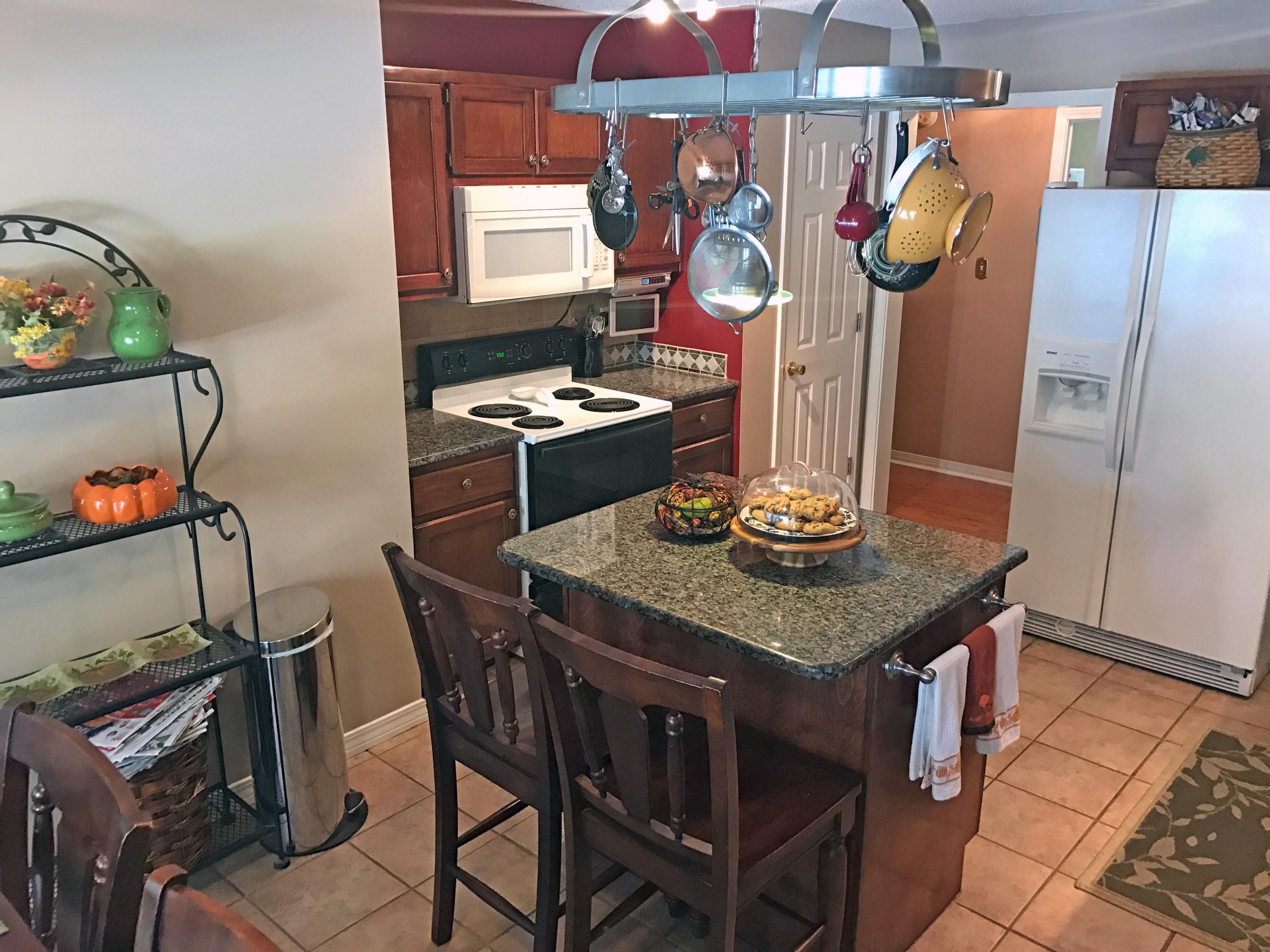 PARKWOOD ESTATES PH 1 BLUEWATER BAY - Residential