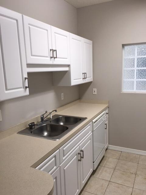 THE OAKS AT NICEVILLE PH II - Residential Lease