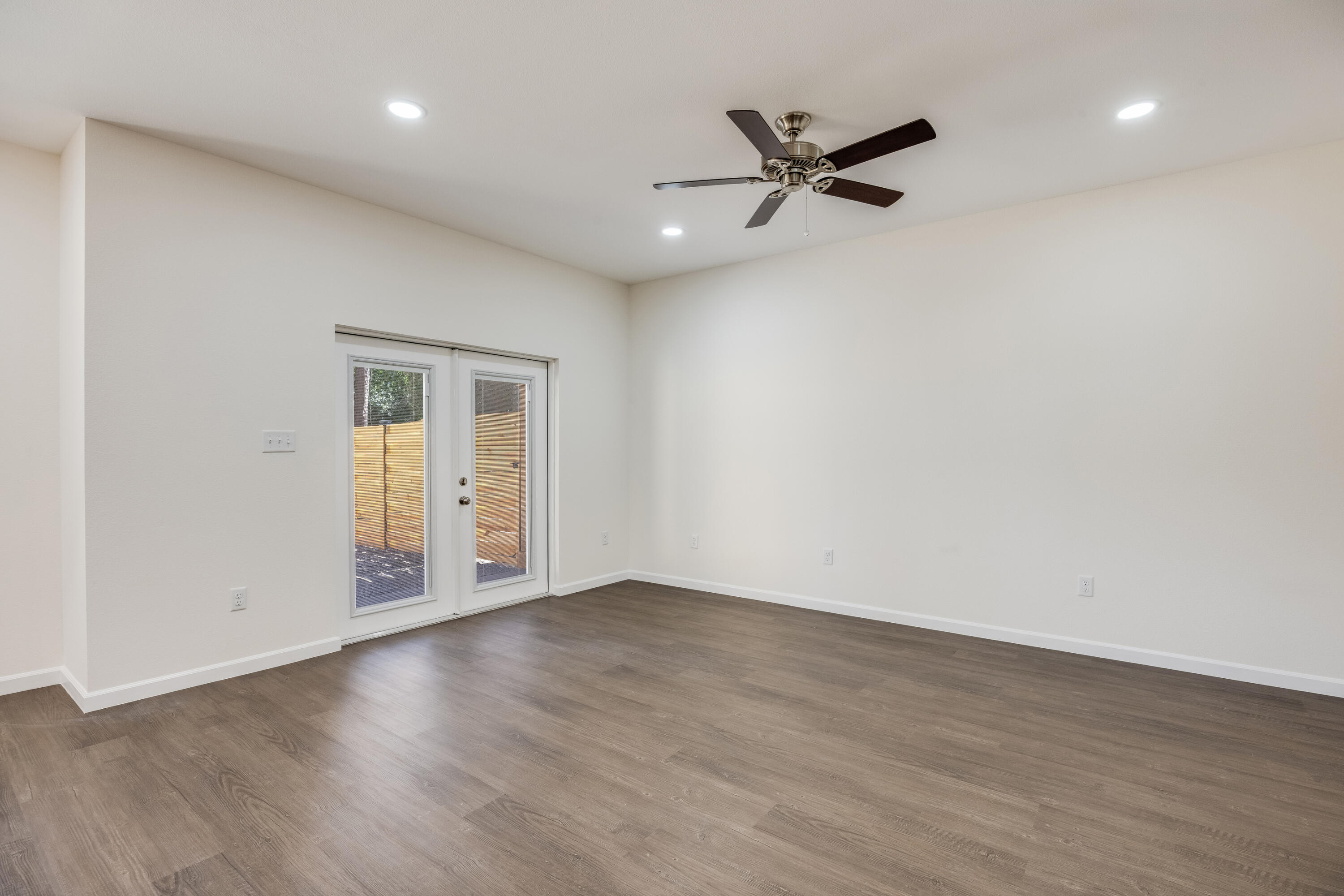 CRESTVIEW - Residential