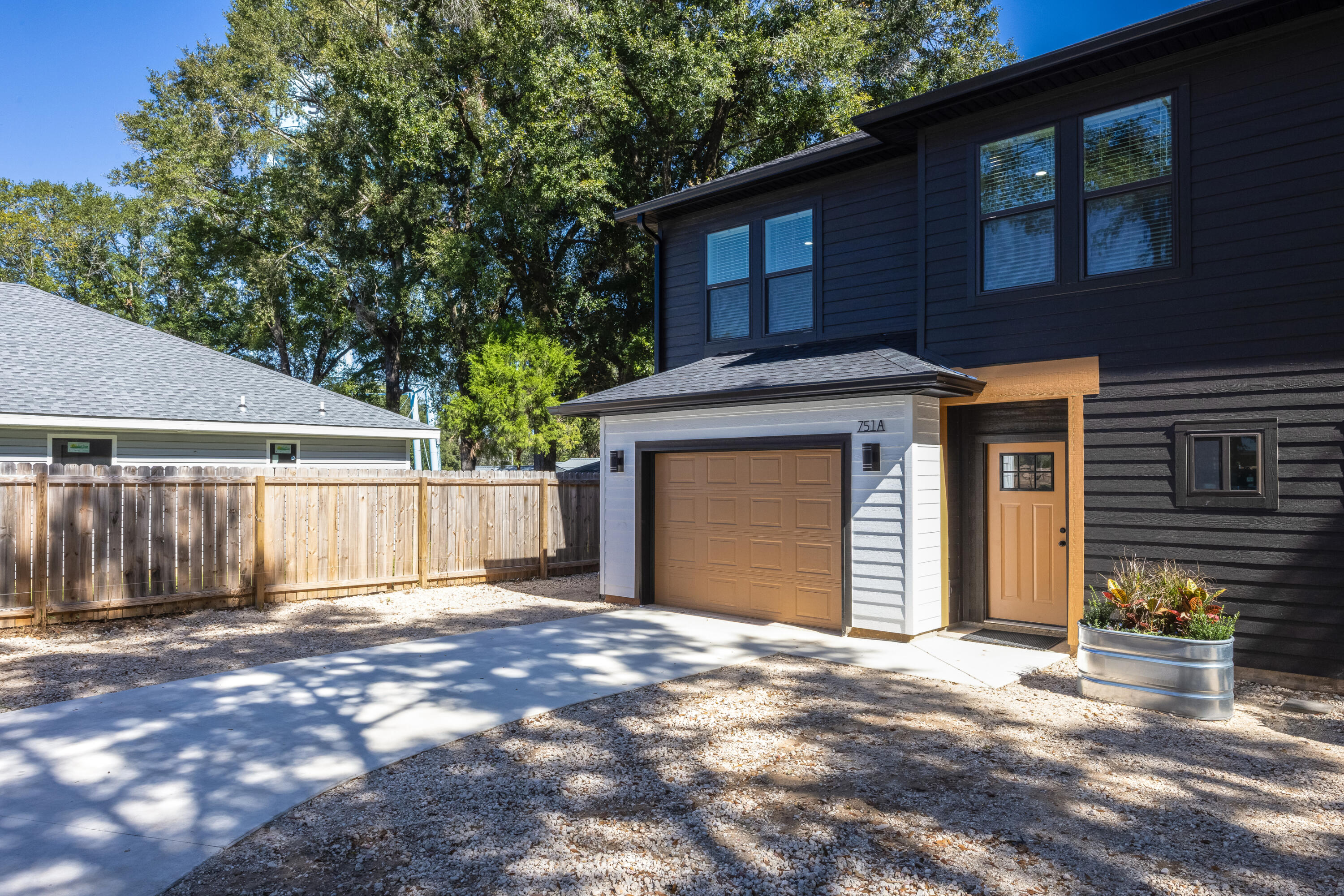 CRESTVIEW - Residential