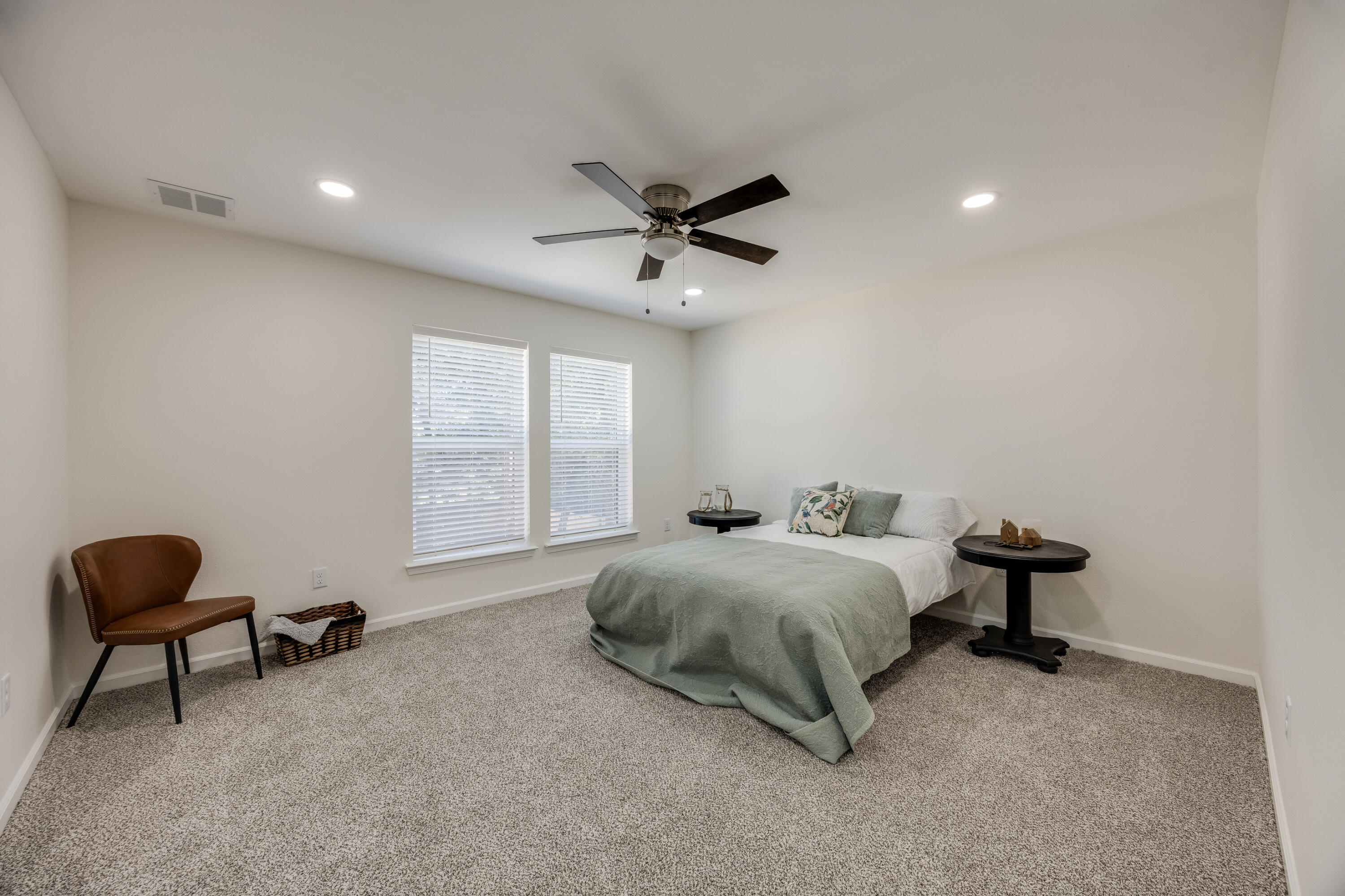 CRESTVIEW - Residential