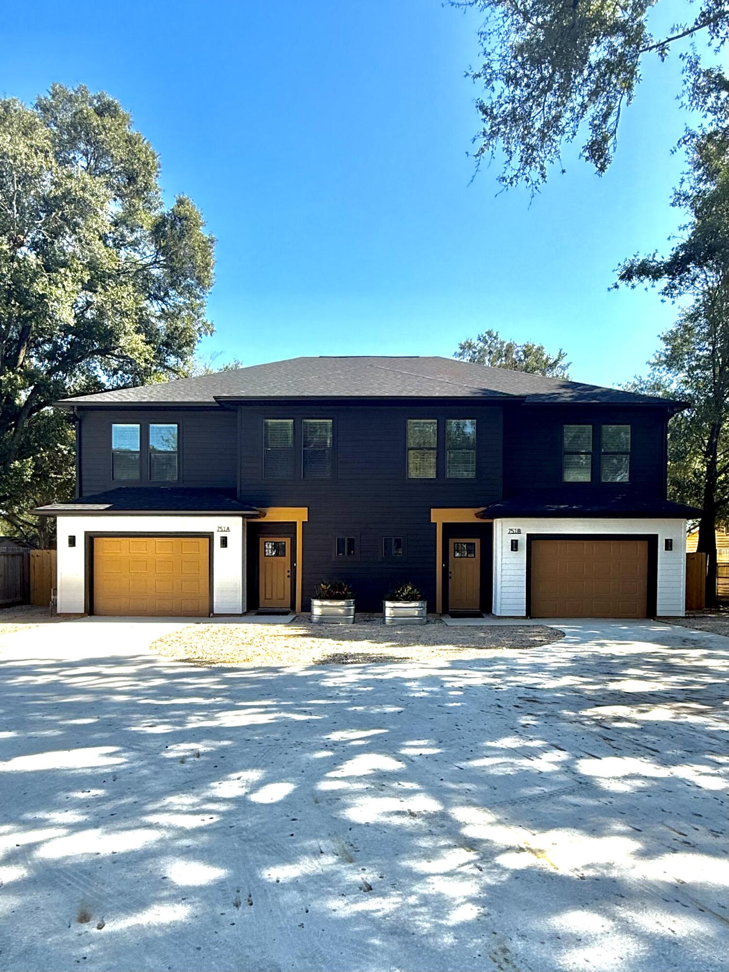 CRESTVIEW - Residential