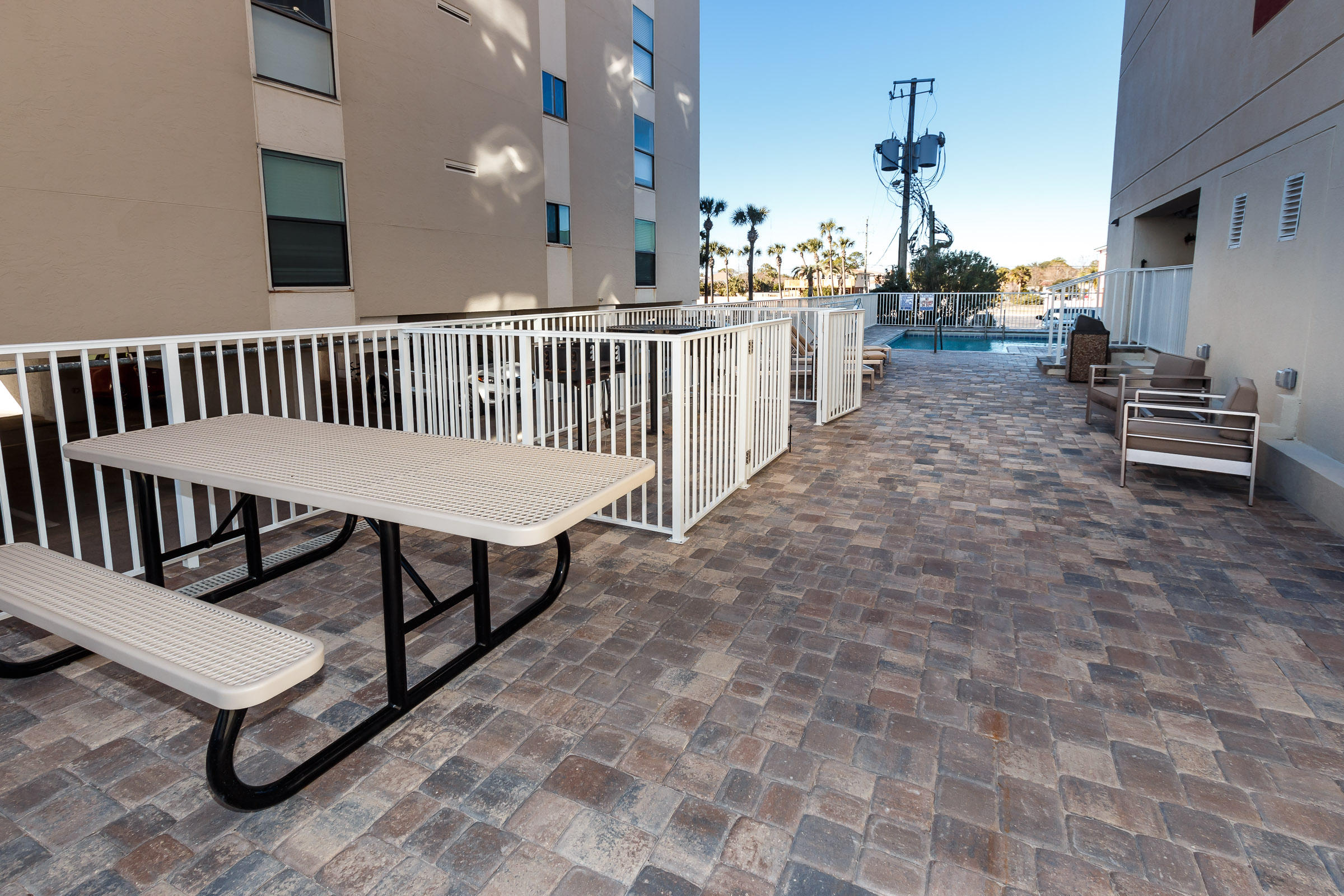 PALMS CONDO - Residential