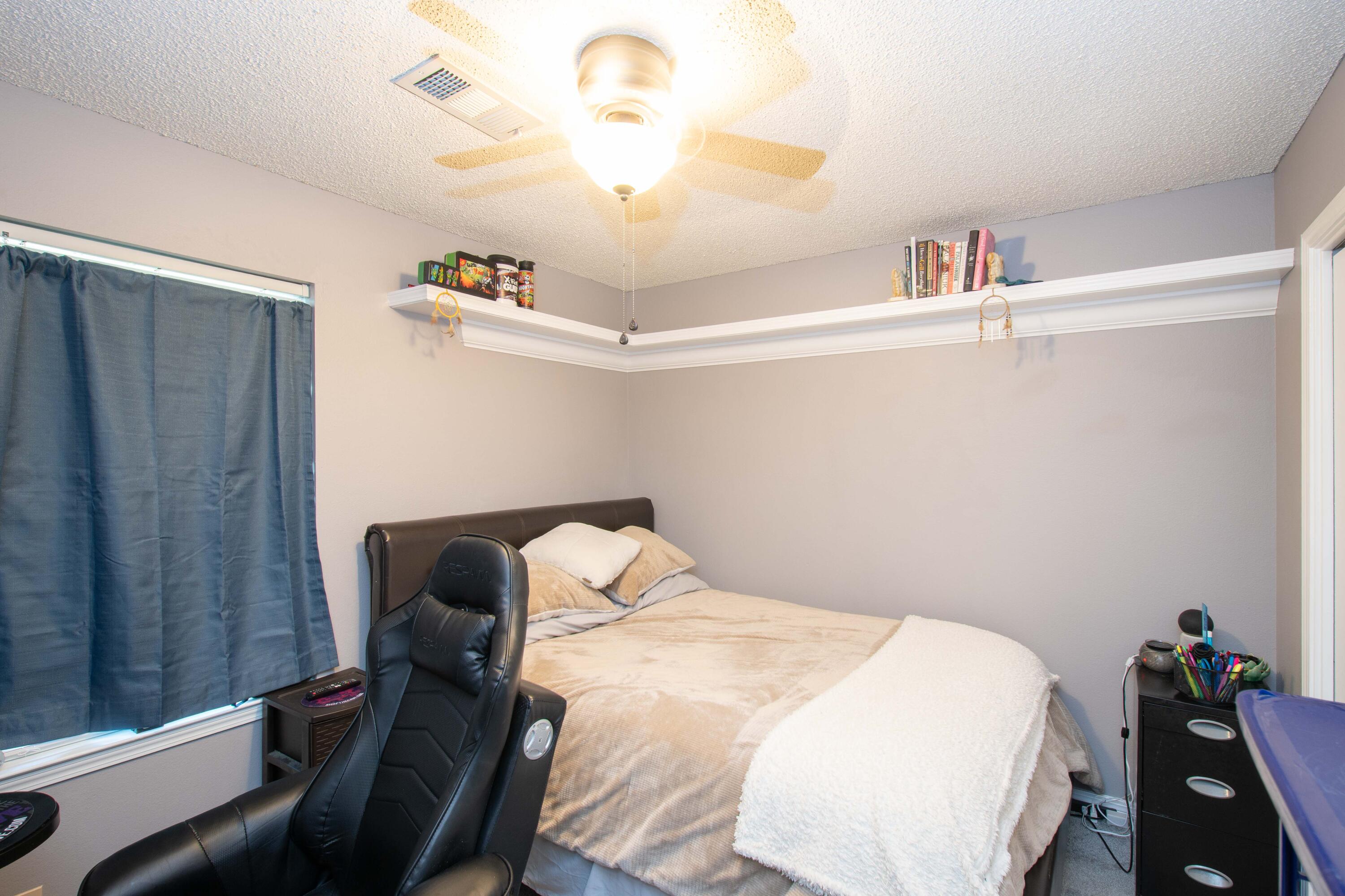 HOLLEY SHORES - Residential