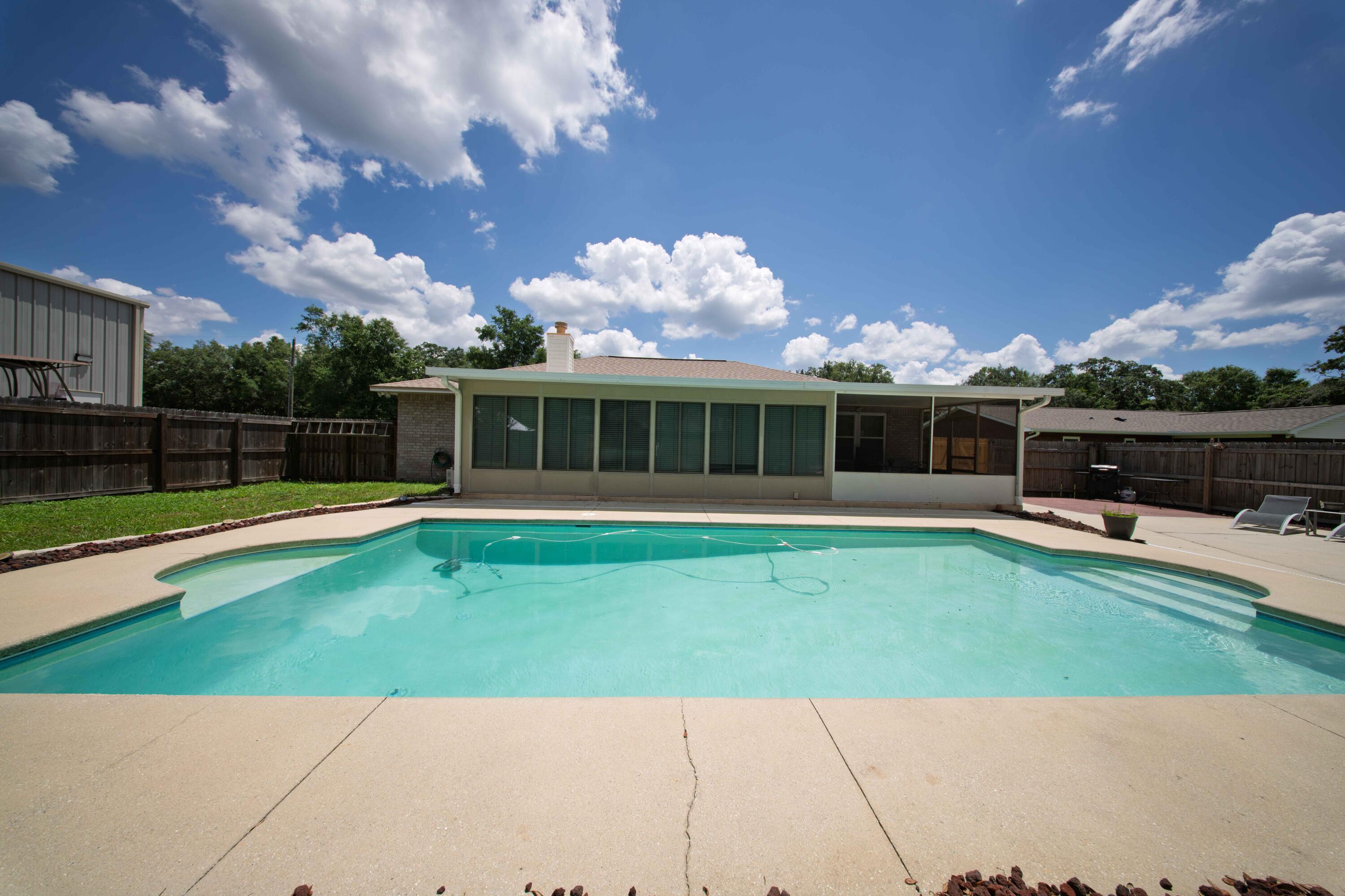 HOLLEY SHORES - Residential