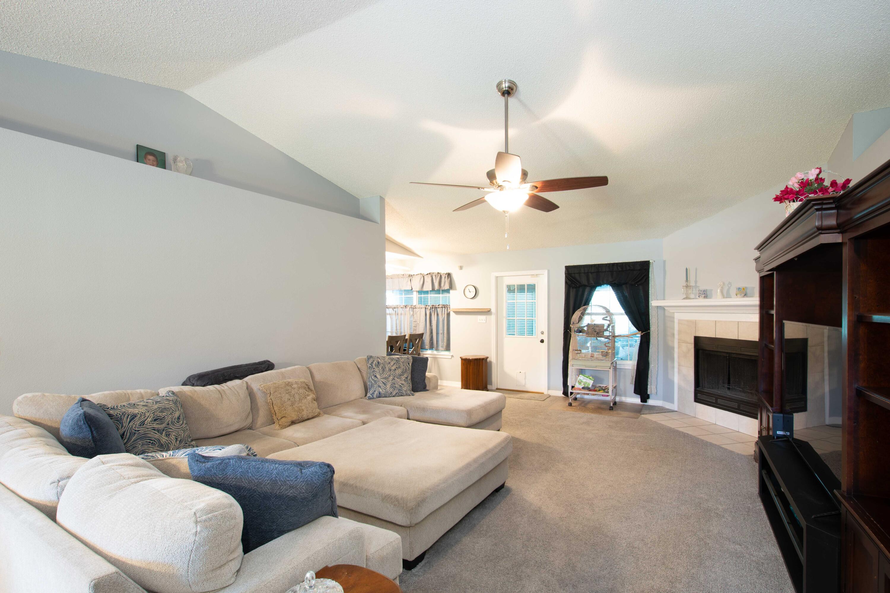 HOLLEY SHORES - Residential