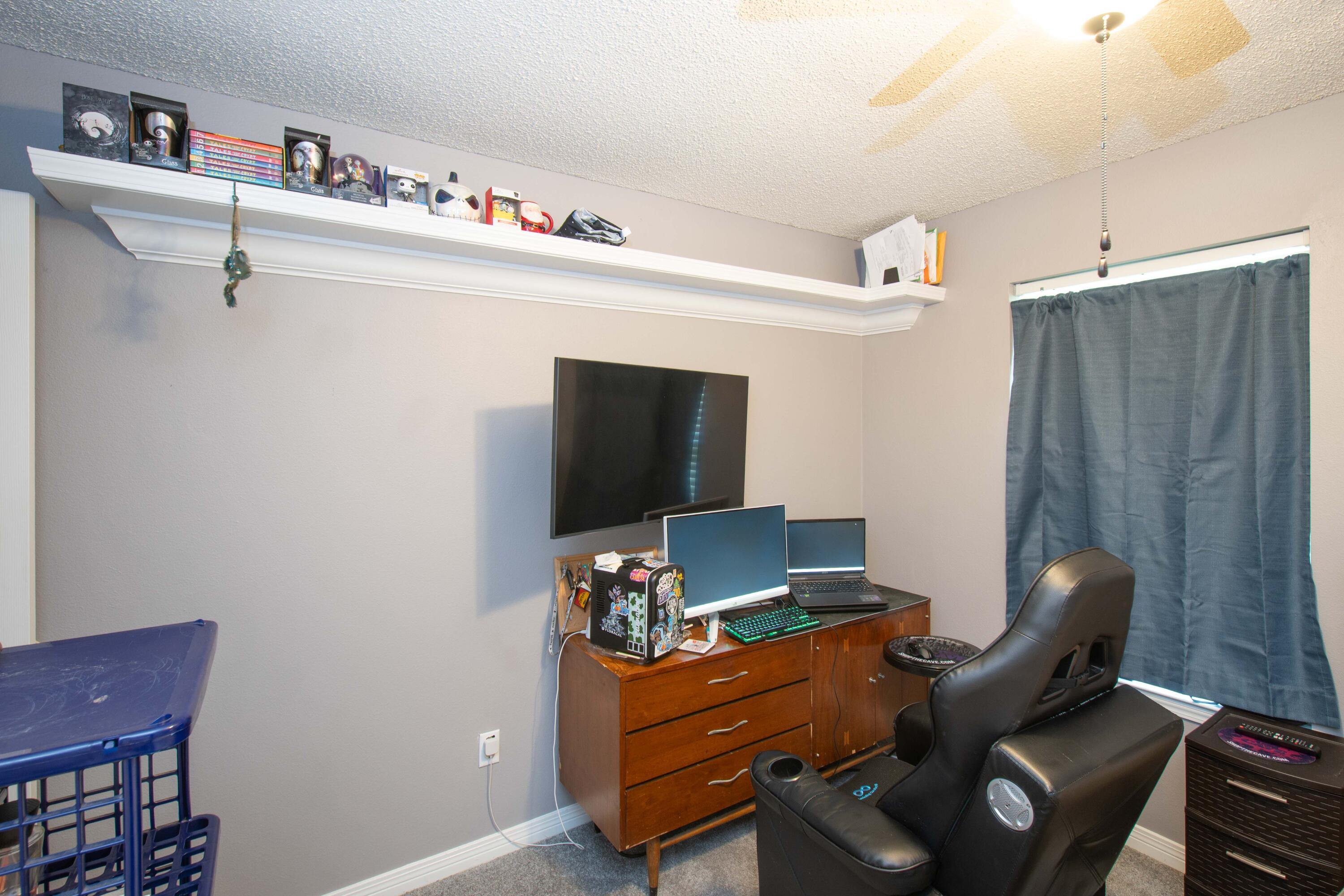 HOLLEY SHORES - Residential