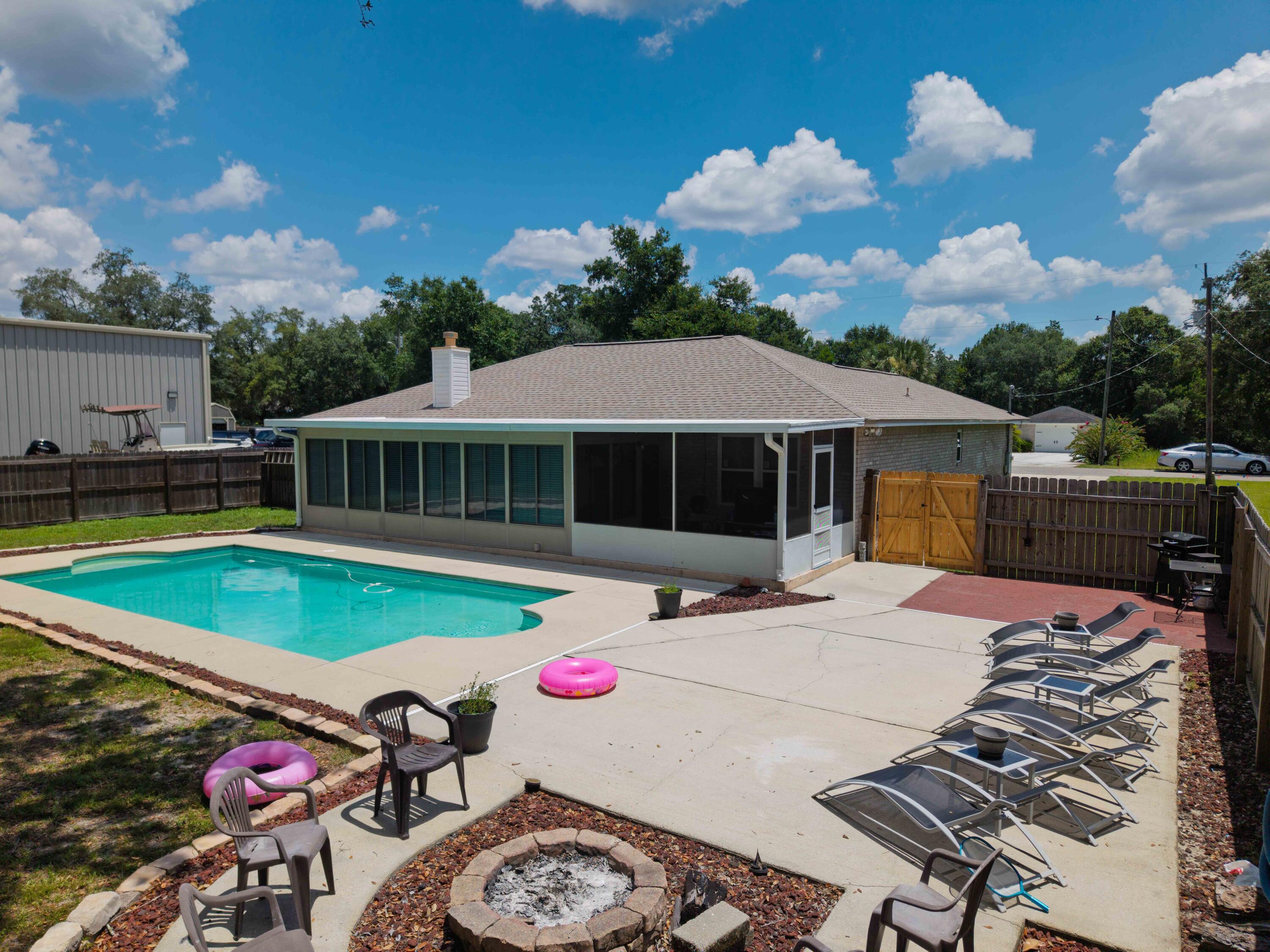 HOLLEY SHORES - Residential