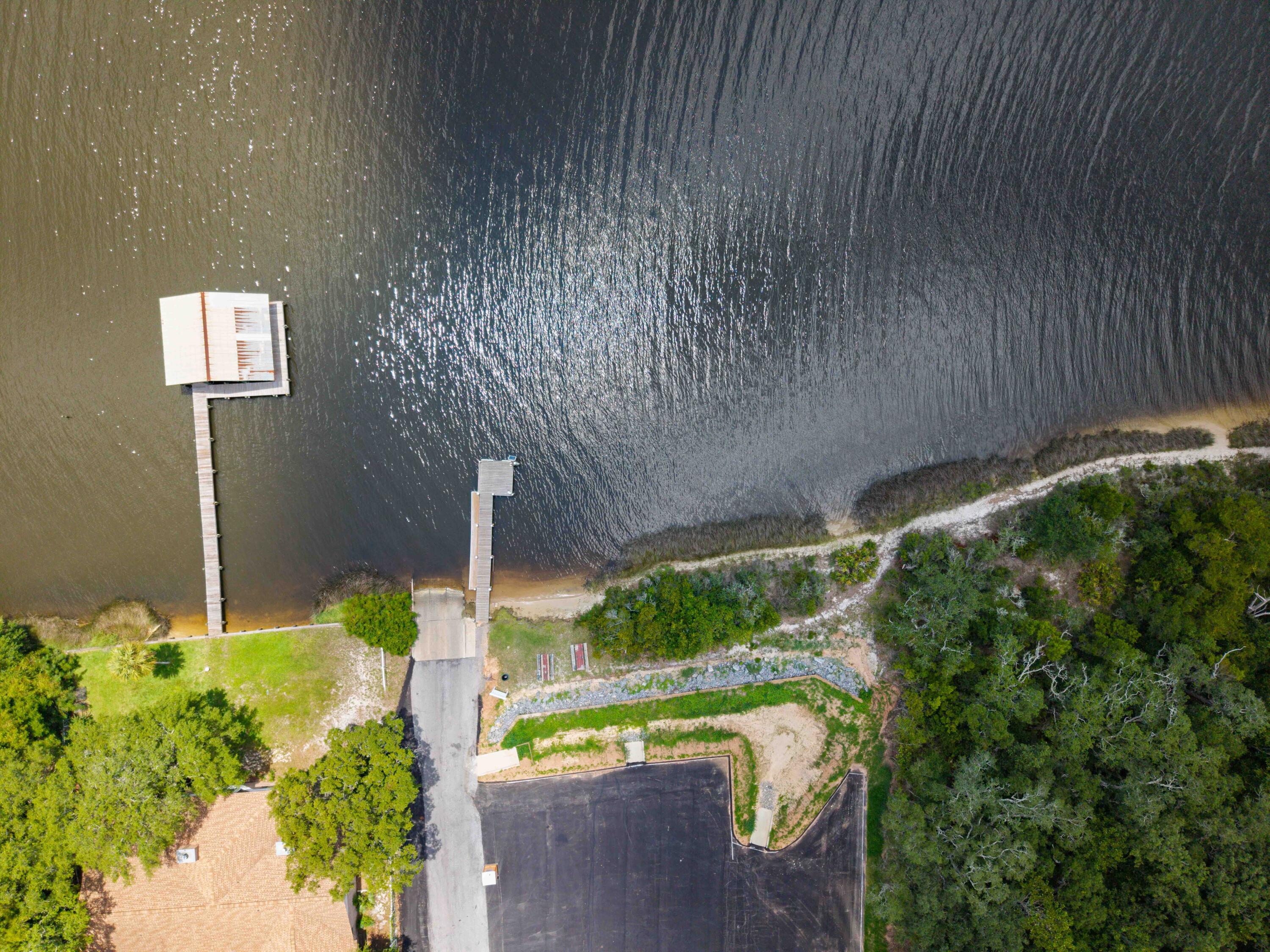 HOLLEY SHORES - Residential