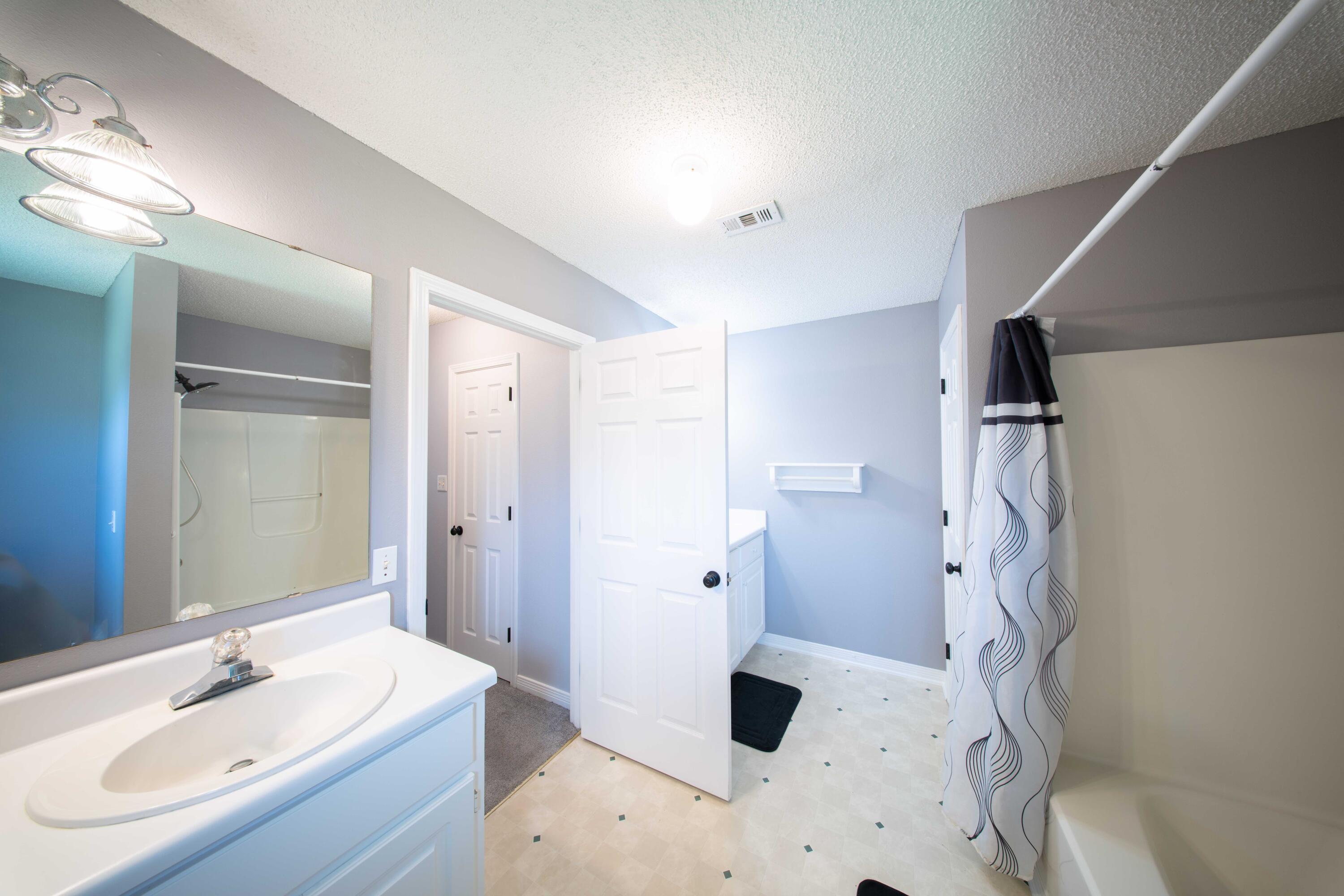 HOLLEY SHORES - Residential