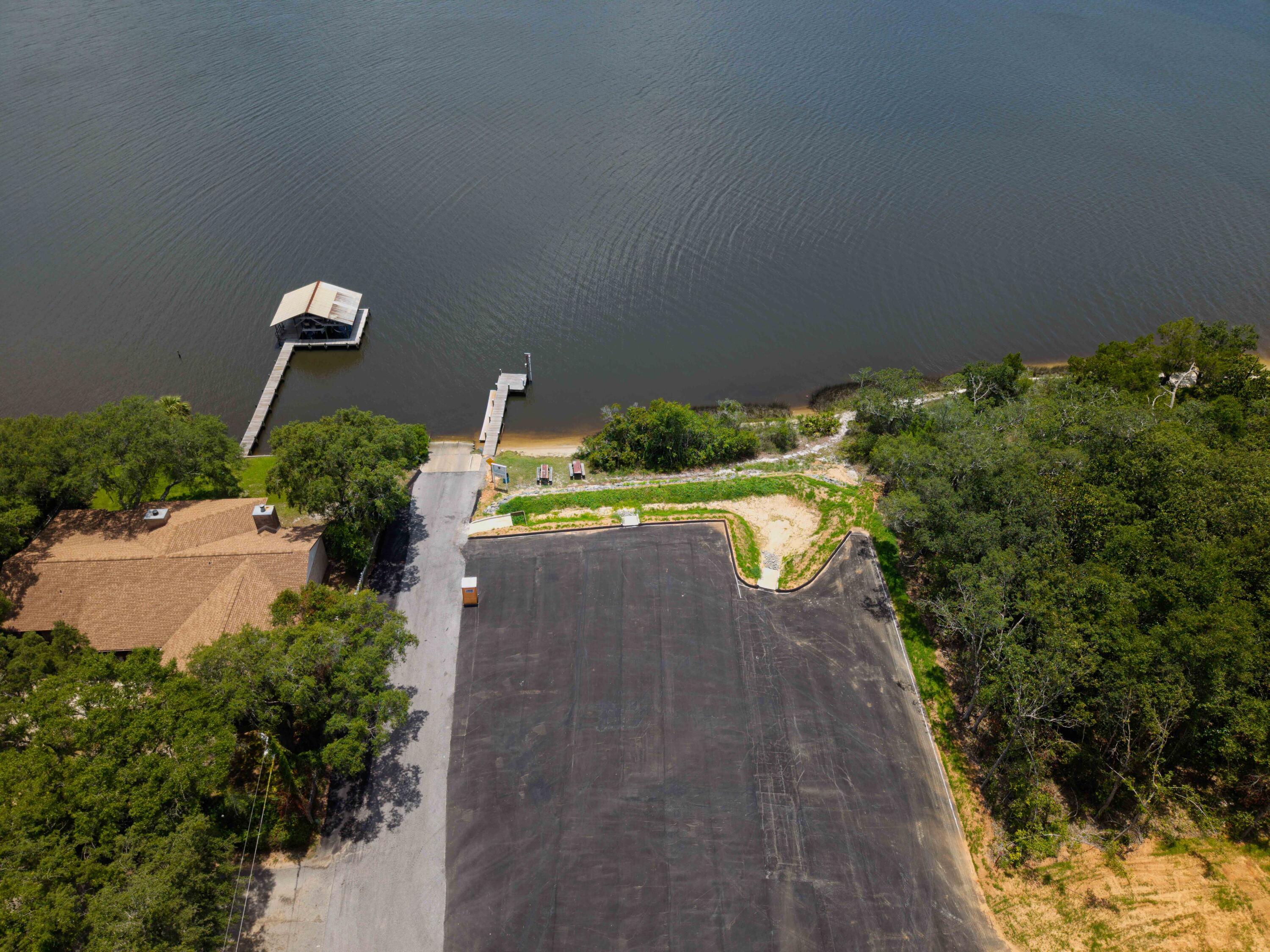 HOLLEY SHORES - Residential