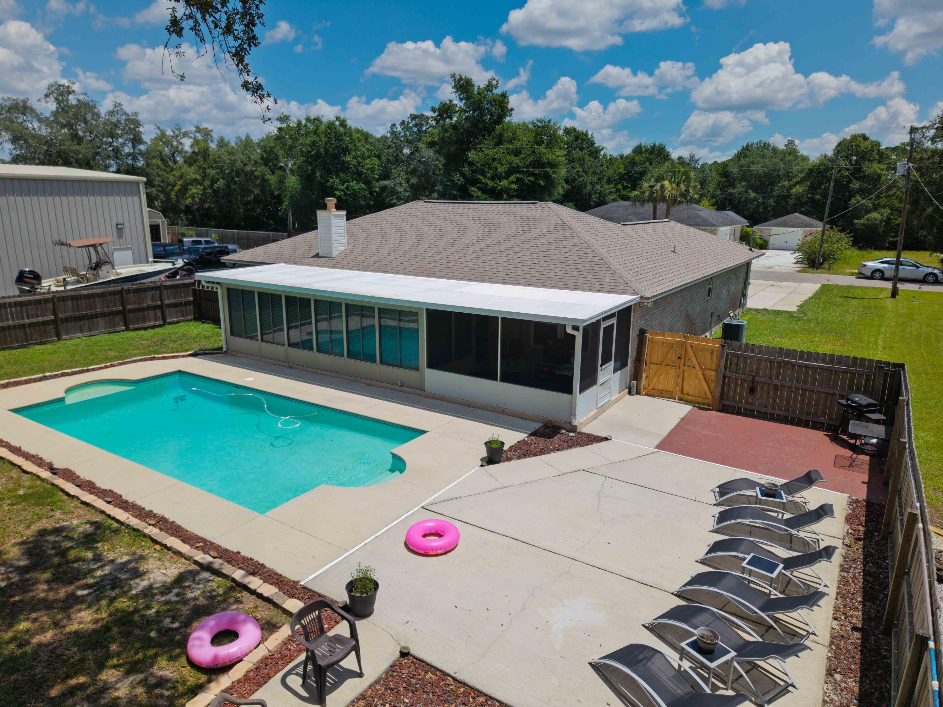 HOLLEY SHORES - Residential