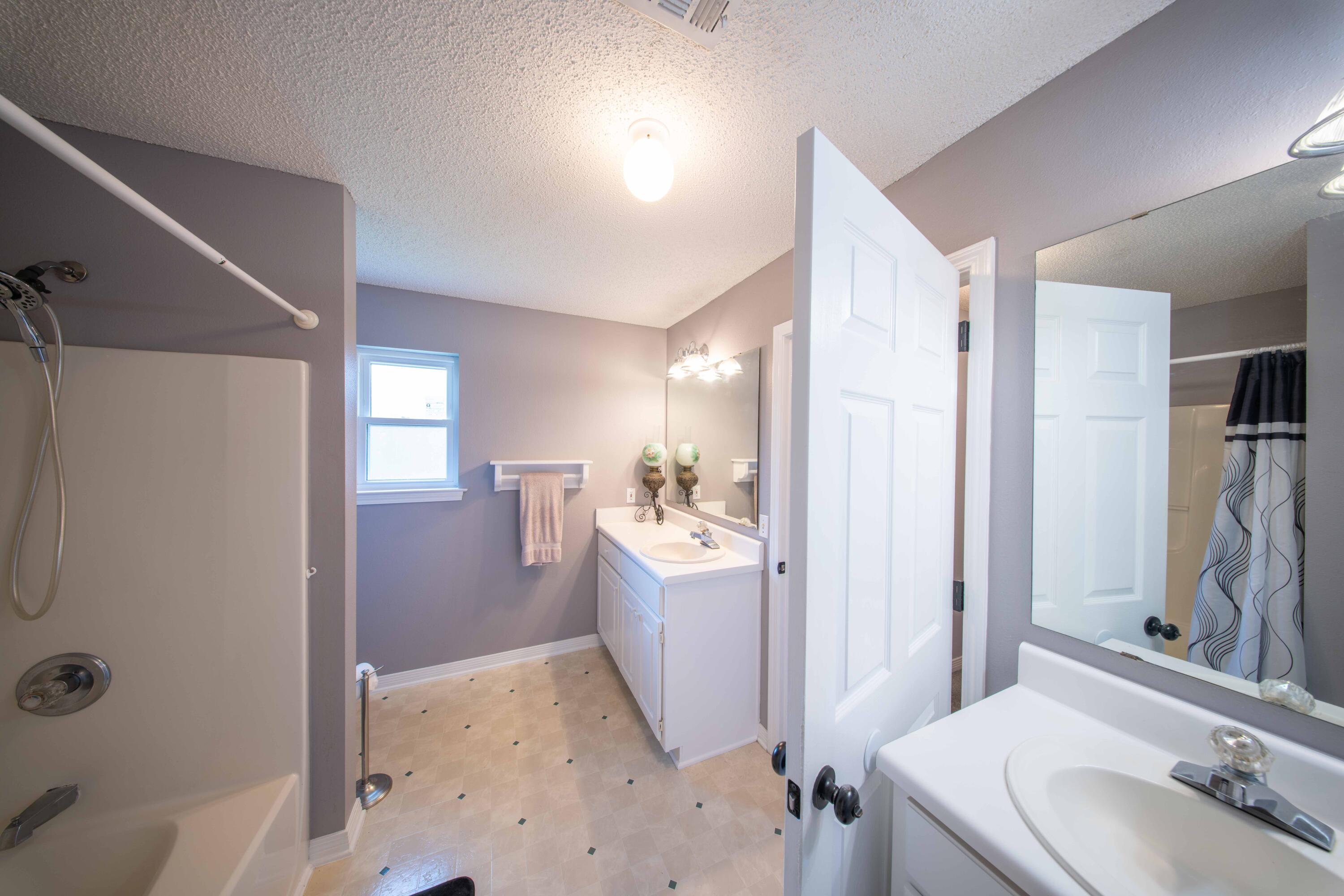 HOLLEY SHORES - Residential