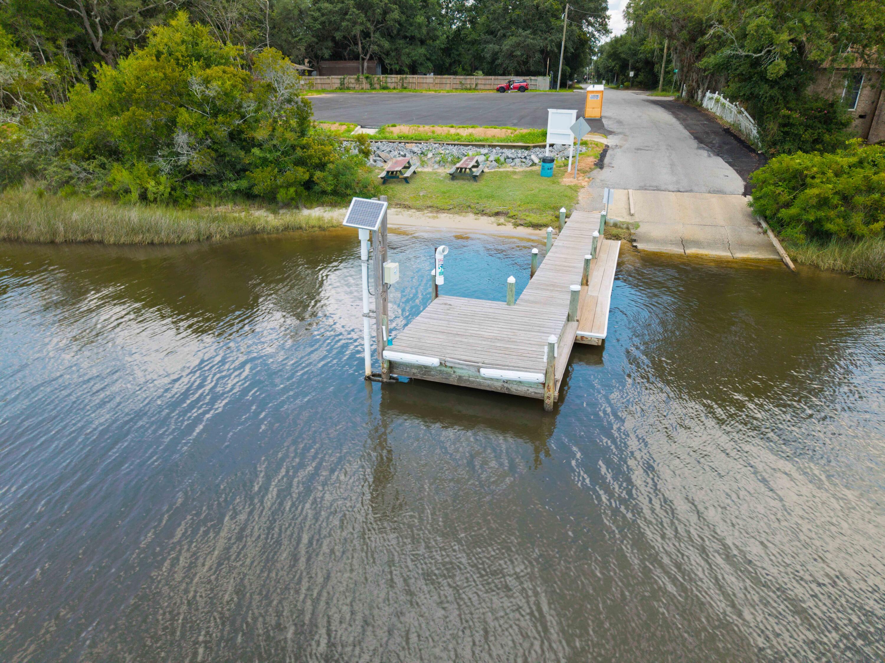 HOLLEY SHORES - Residential