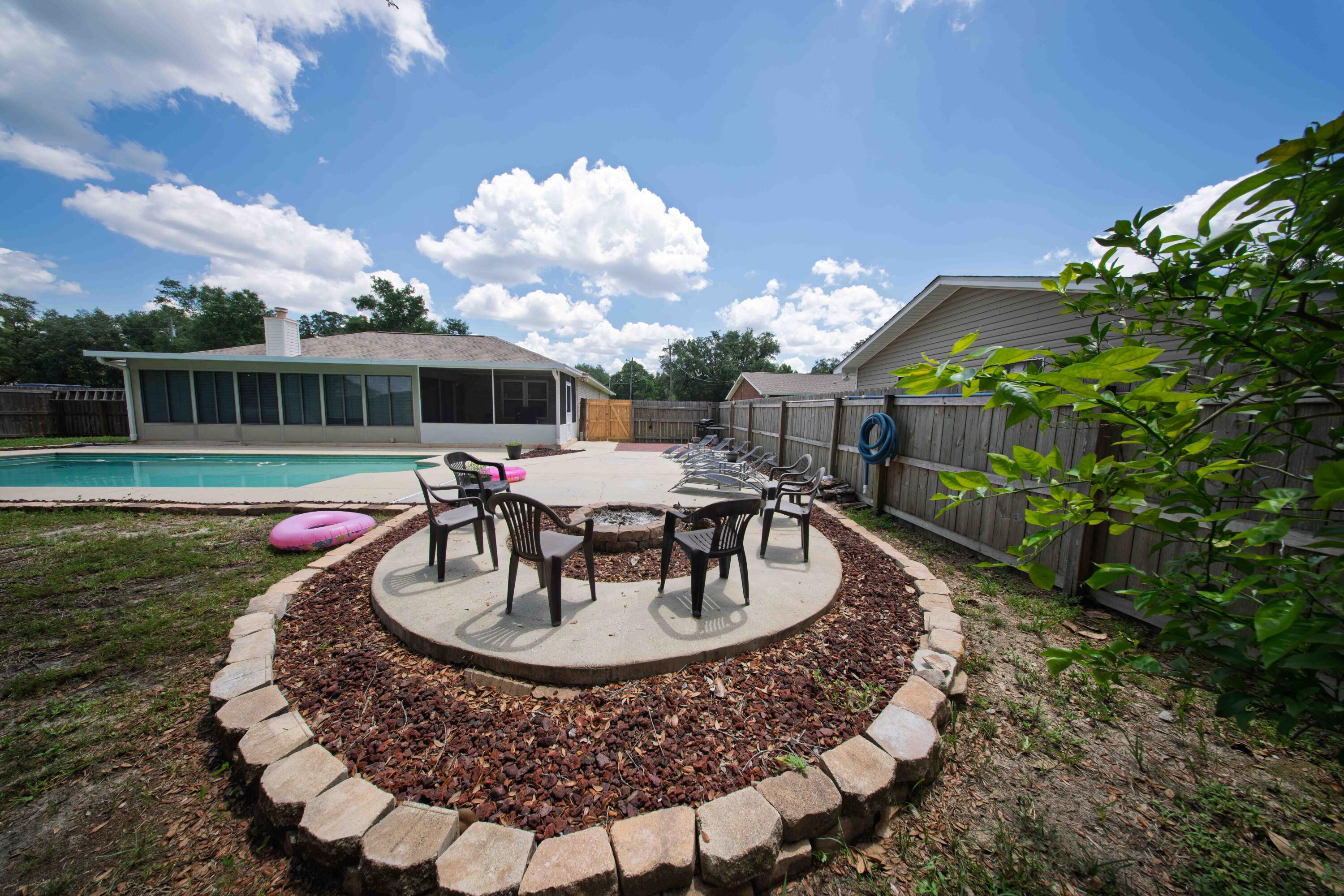 HOLLEY SHORES - Residential