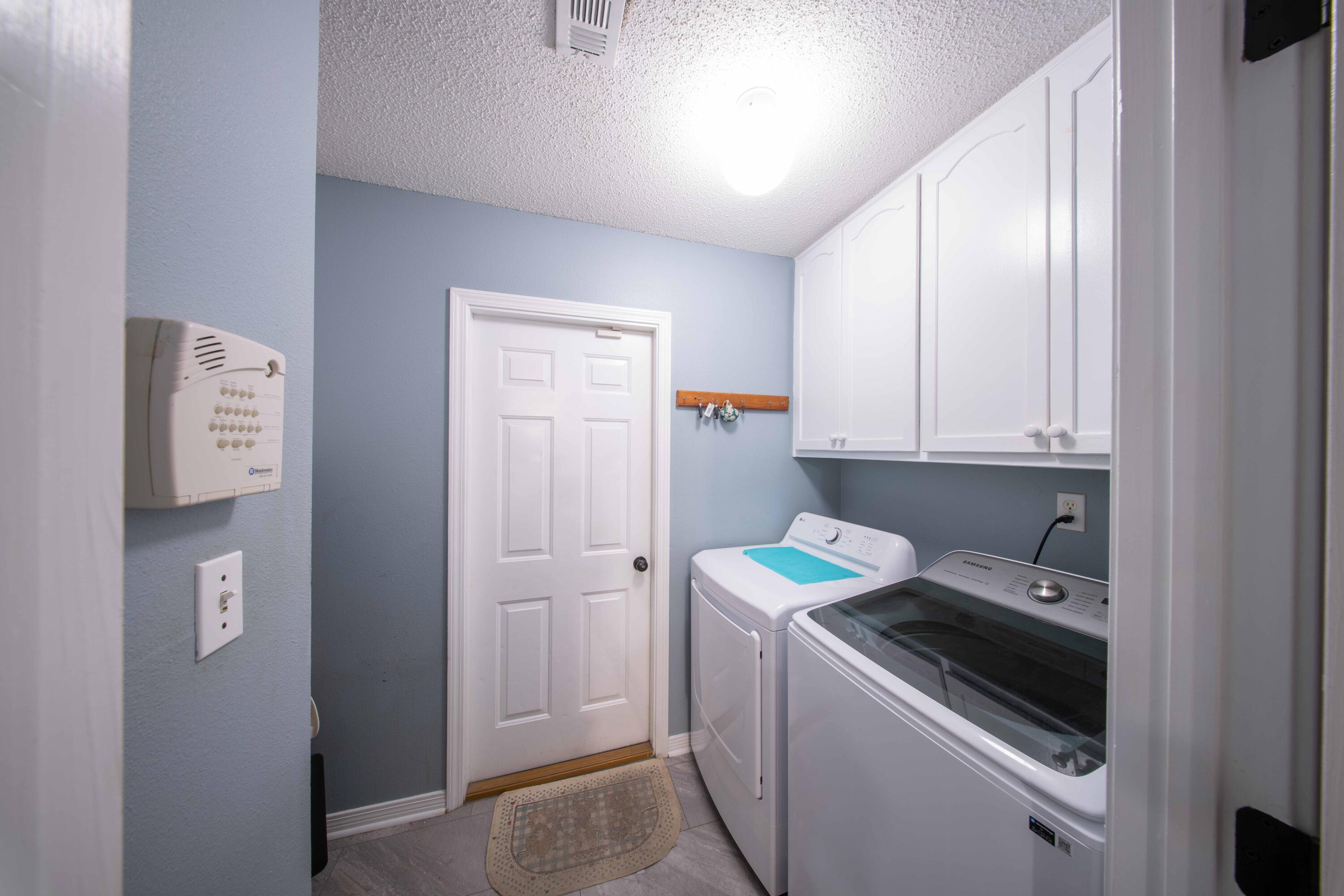 HOLLEY SHORES - Residential