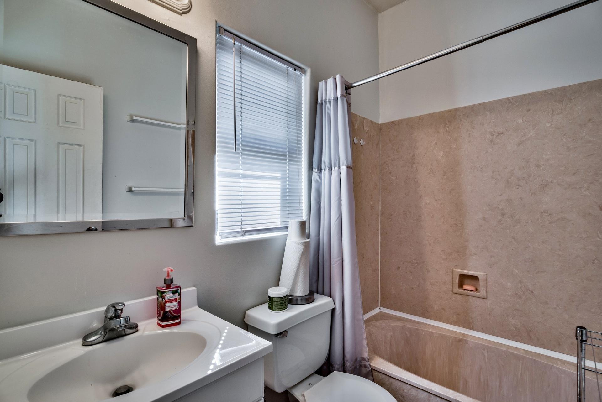 SEAGROVE VILLAGE 6TH ADD - Residential