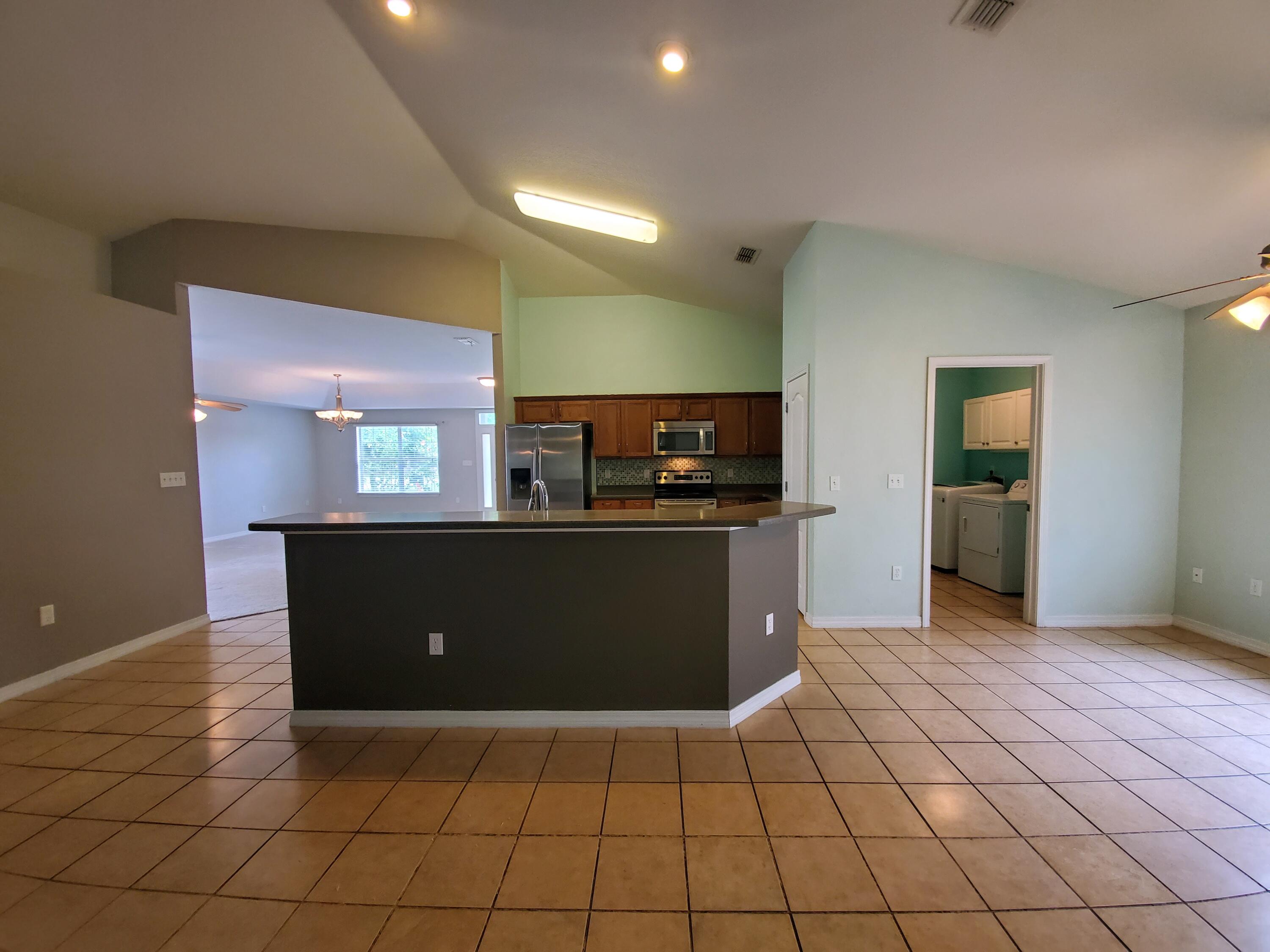 DRIFTWOOD ESTATES 1B - Residential