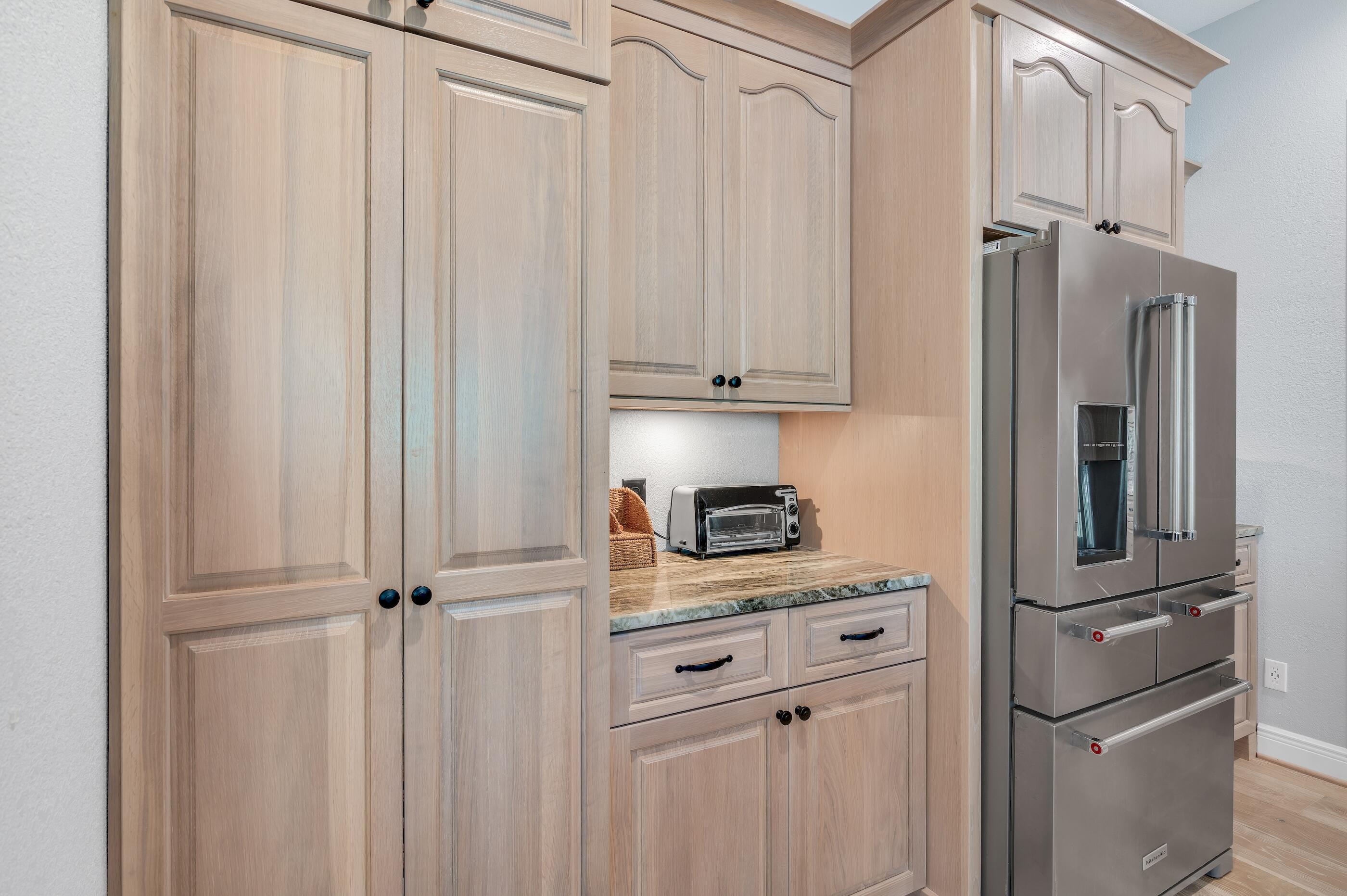 COUNTRY CLUB HILLS - Residential