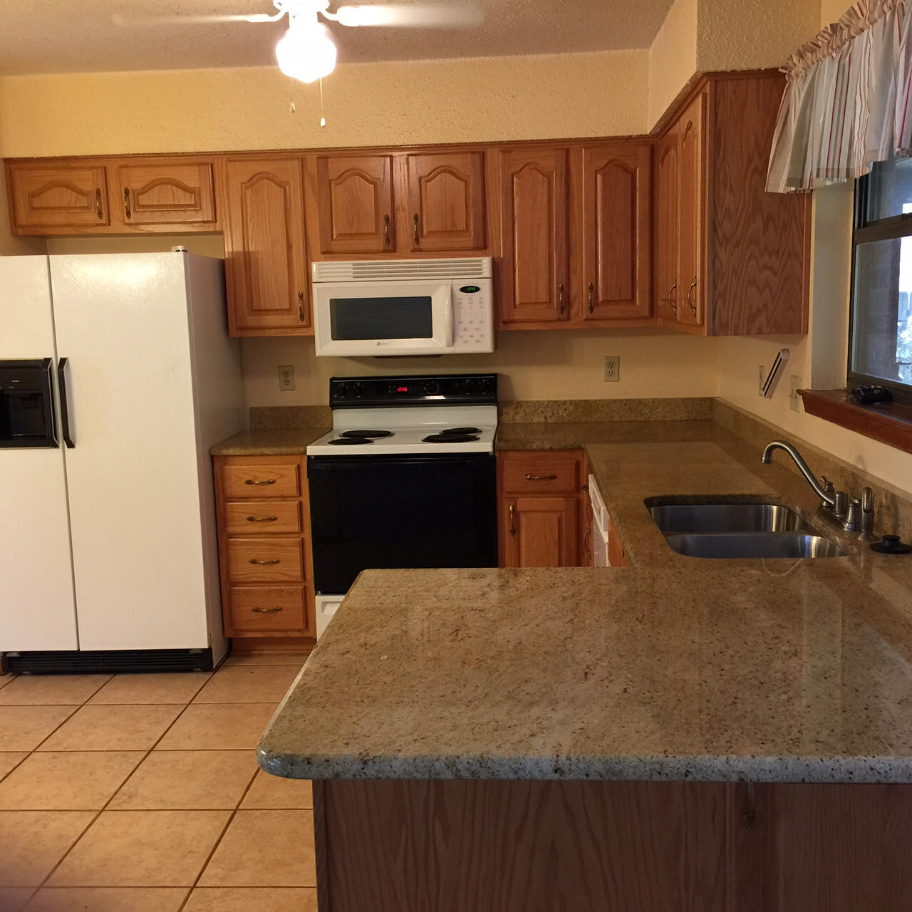 LAKEVIEW ESTATES - Residential