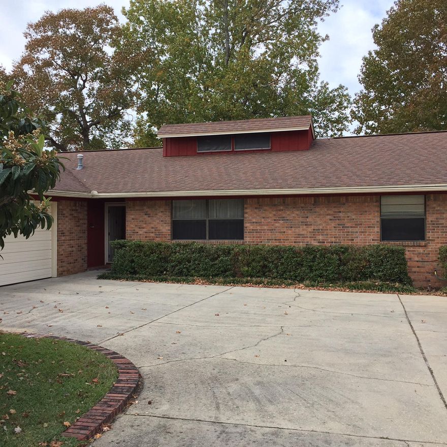 All Brick home on a small lake ideally located between Eglin AFB and Hurlburt Field. Kitchen has newer cabinets and granite counter tops.Dishwasher, range/oven, built-in microwave and refrigerator all convey.The laundry room is located off the kitchen and leads out to the large 2 car garage. The great room boasts high ceilings and skylights. The family room leads out to a screened porch that overlooks the large fenced yard and Lake.This is a split bedroom plan. The master bedroom is large and has a super large walk-in closet. 2 additional bedrooms on the other side of the home separated by the 2nd bath.ALL COPPER WIRING!