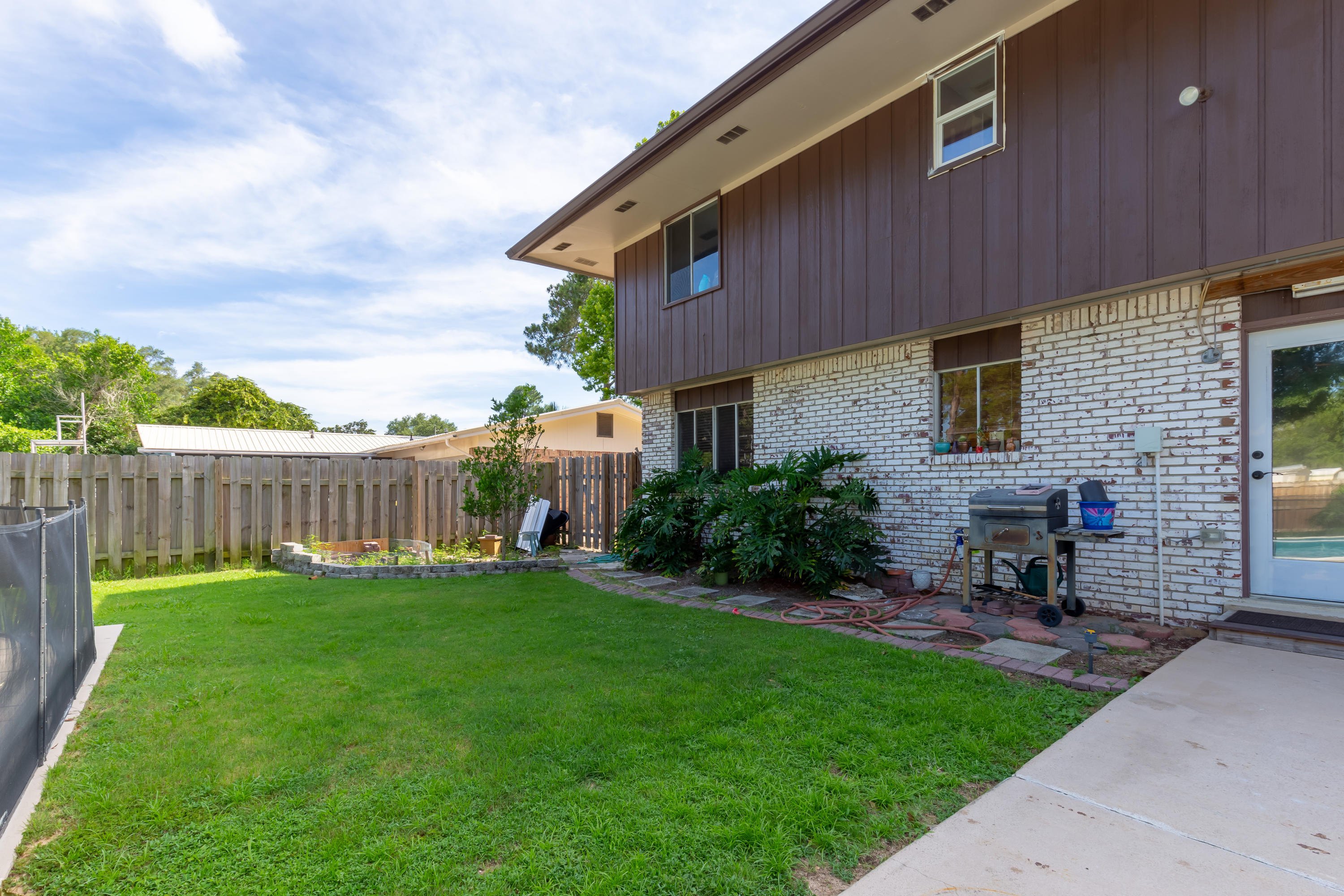 COUNTRY CLUB ESTATES 1ST ADDN - Residential